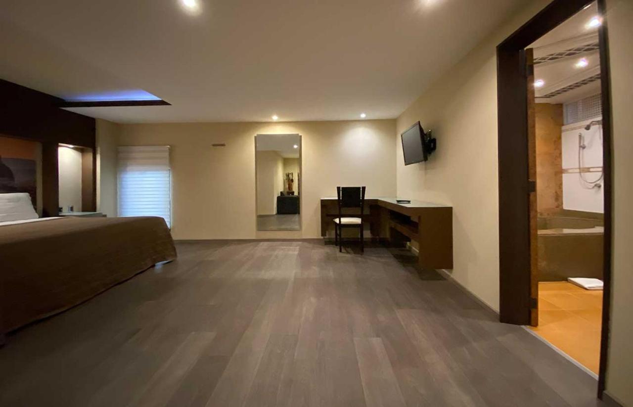 Queen Room Spa Bath