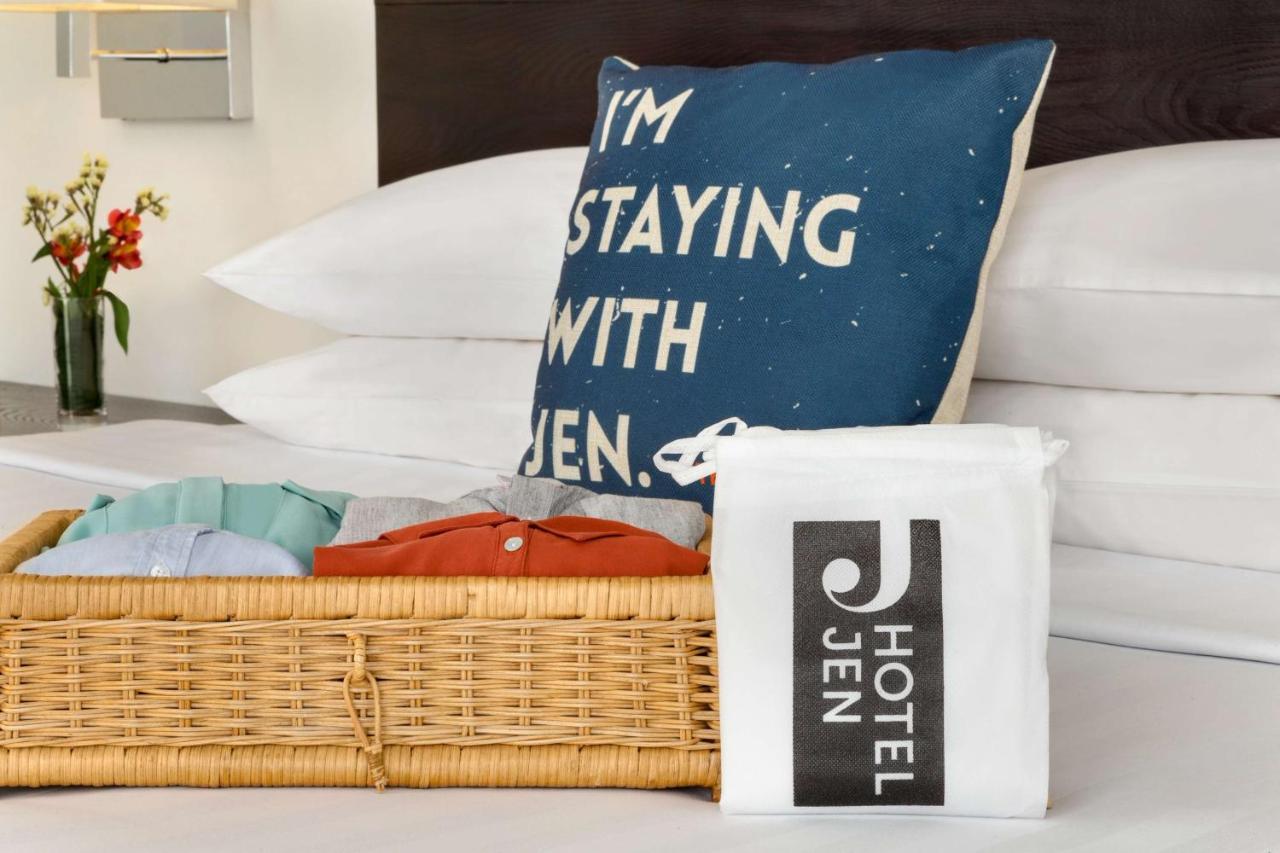 Deluxe Queen Room Ocean View Return Airport Transfer Complimentary Wifi