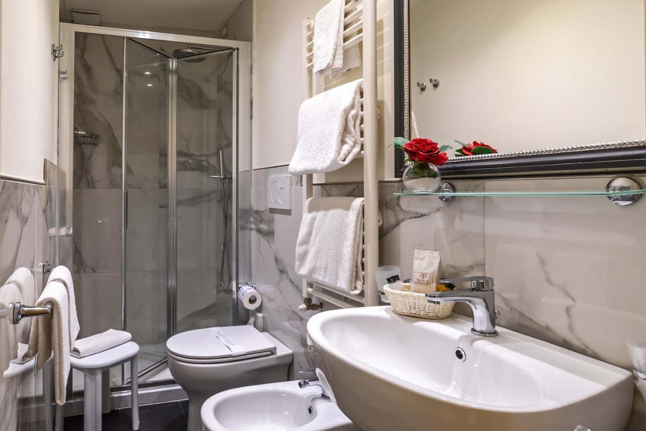 Double or Twin Room (1 Adult)