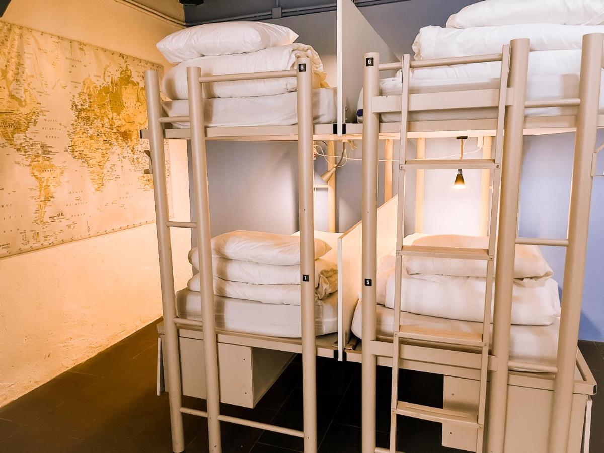 10-Bed Mixed Dormitory Room