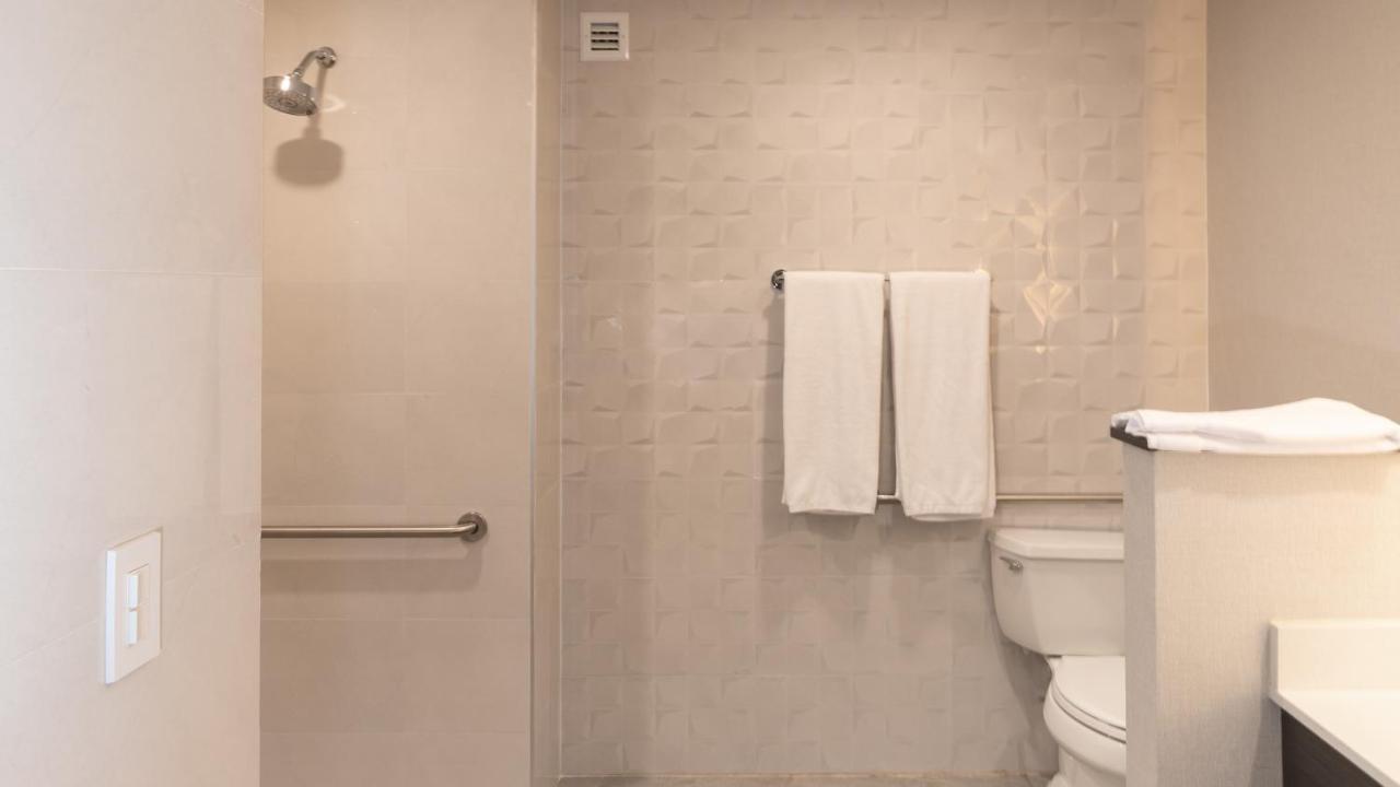 Standard King Room - Accessible
