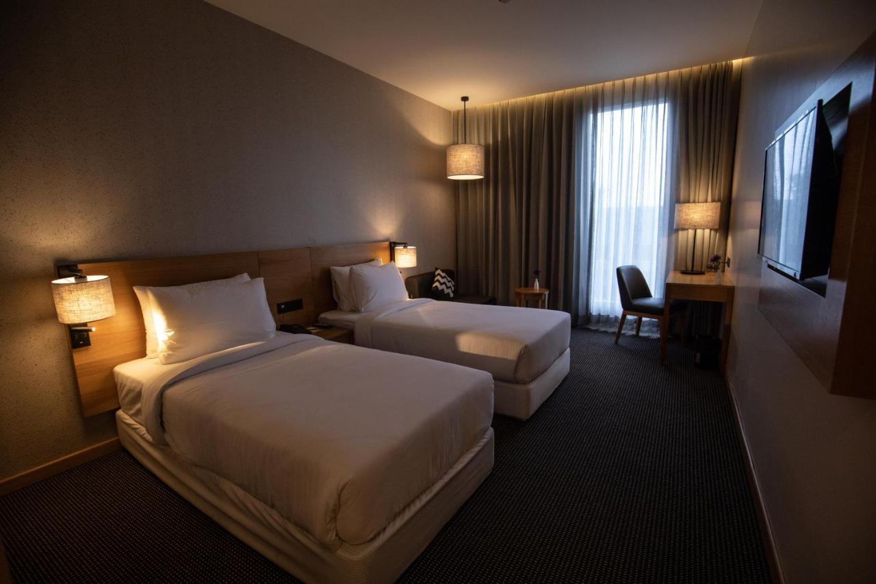 Superior Twin Room with 15% off on laundry and mini bar & 20% off on spa services