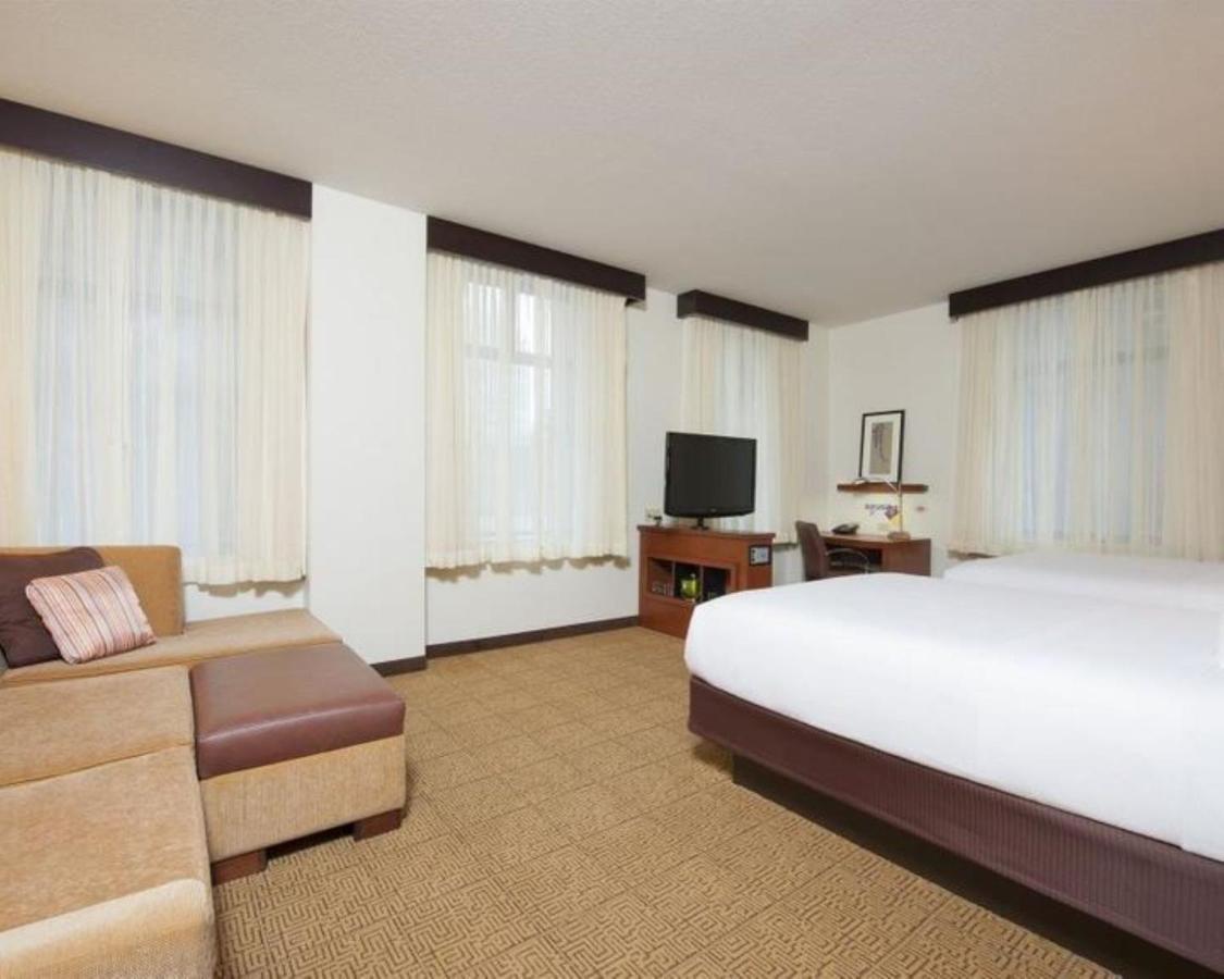 Queen Room Two Queen Beds Sofa Bed Roll Shower Disability Access