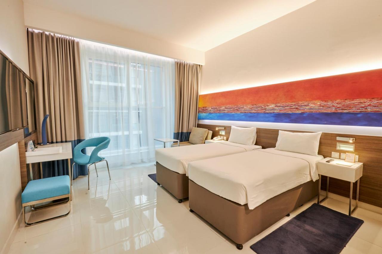 Twin Room includes Food & Beverage excluding room dinning