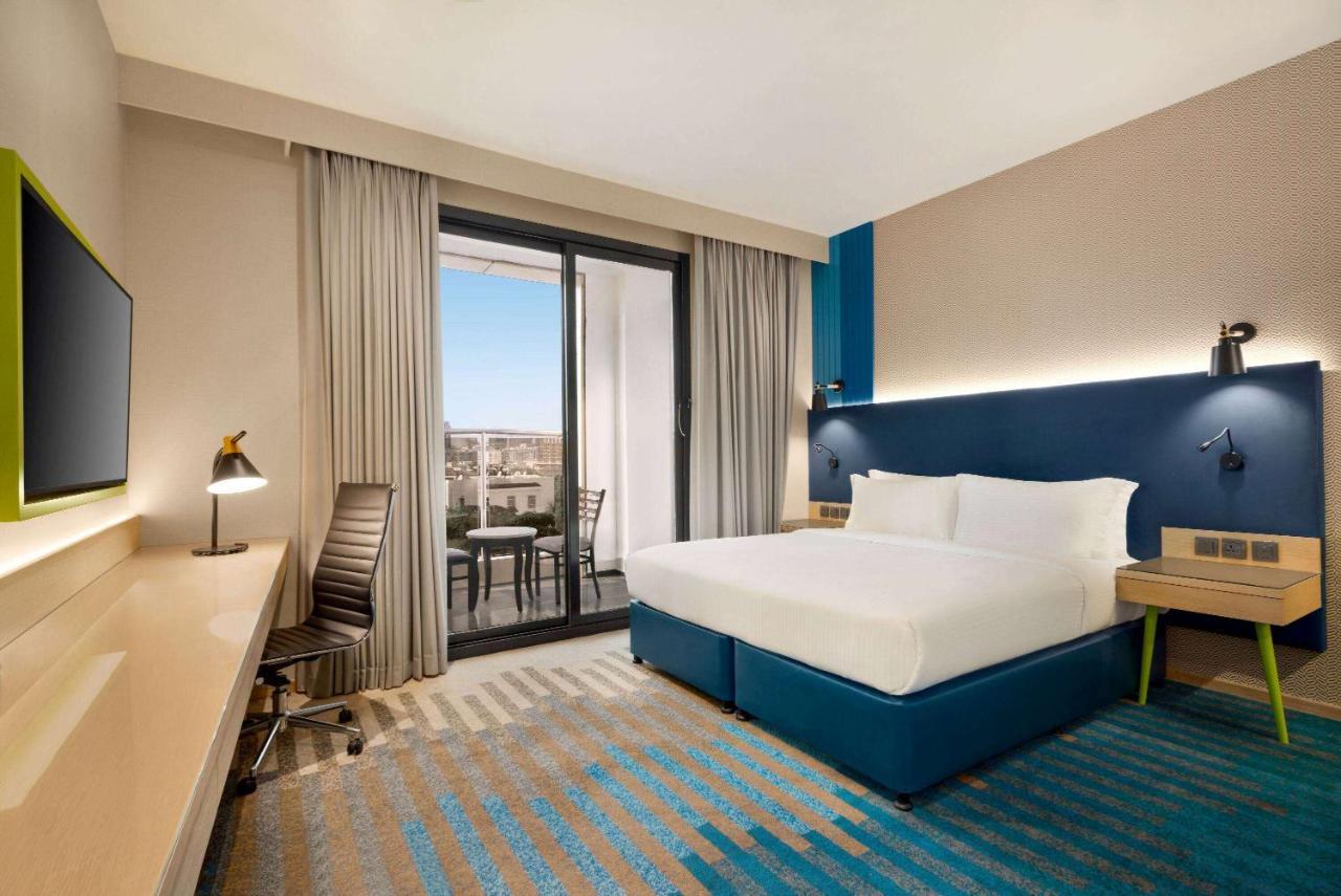 Executive Suite Kitchenette 1 King Bed Complimentary Transfer to La Mer Beach Dubai Mall or Burj Khalifa Metro Station