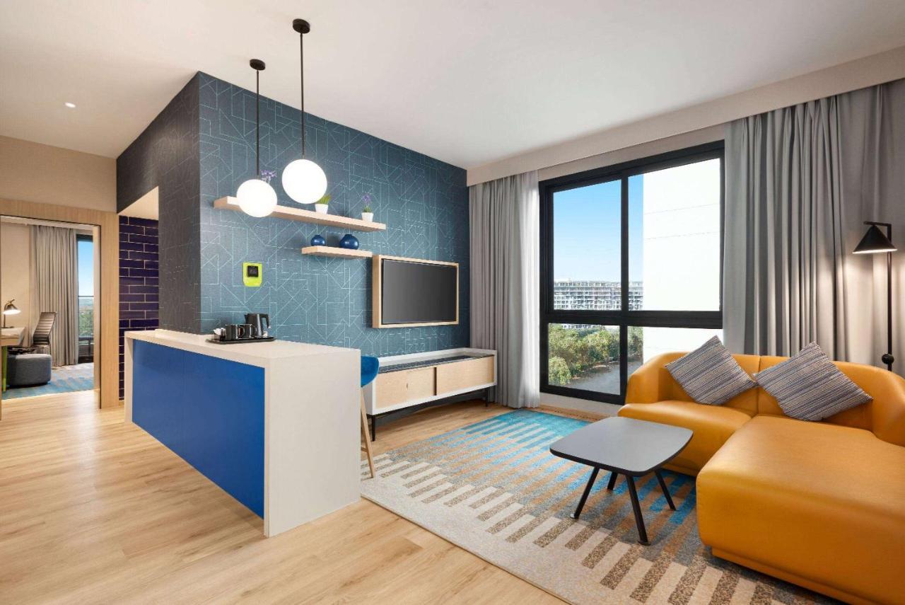 Executive Suite Kitchenette 1 King Bed Complimentary Transfer to La Mer Beach Dubai Mall or Burj Khalifa Metro Station
