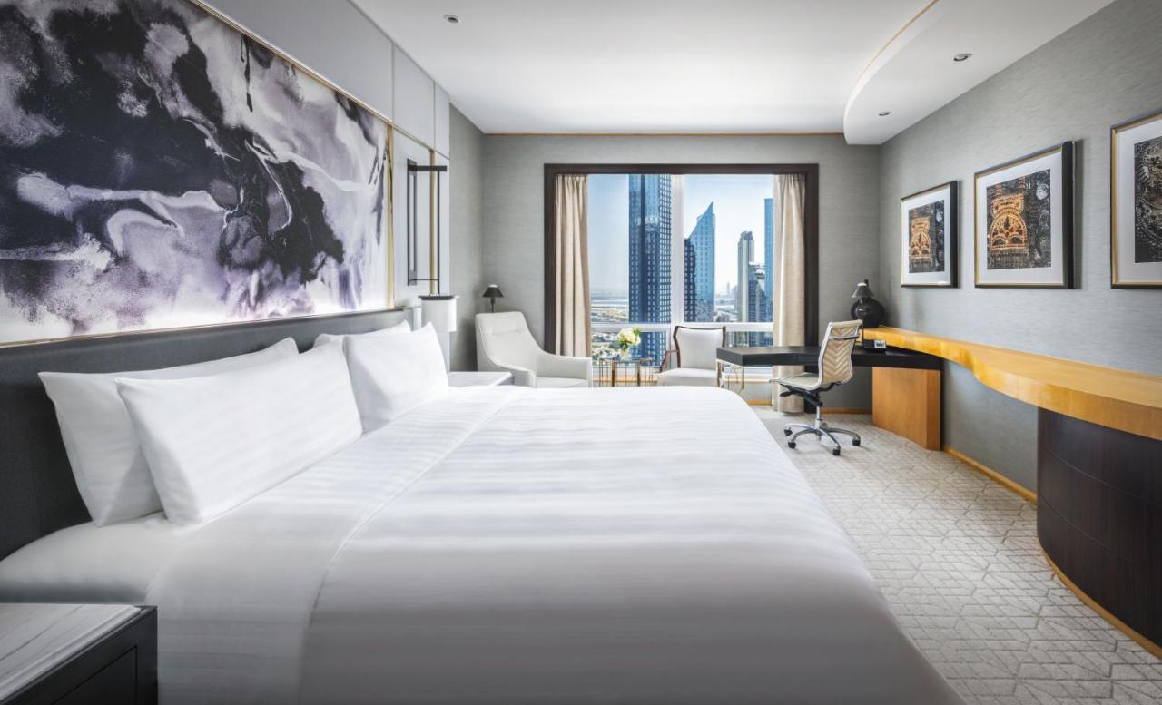 Deluxe King Room Burj Khalifa View