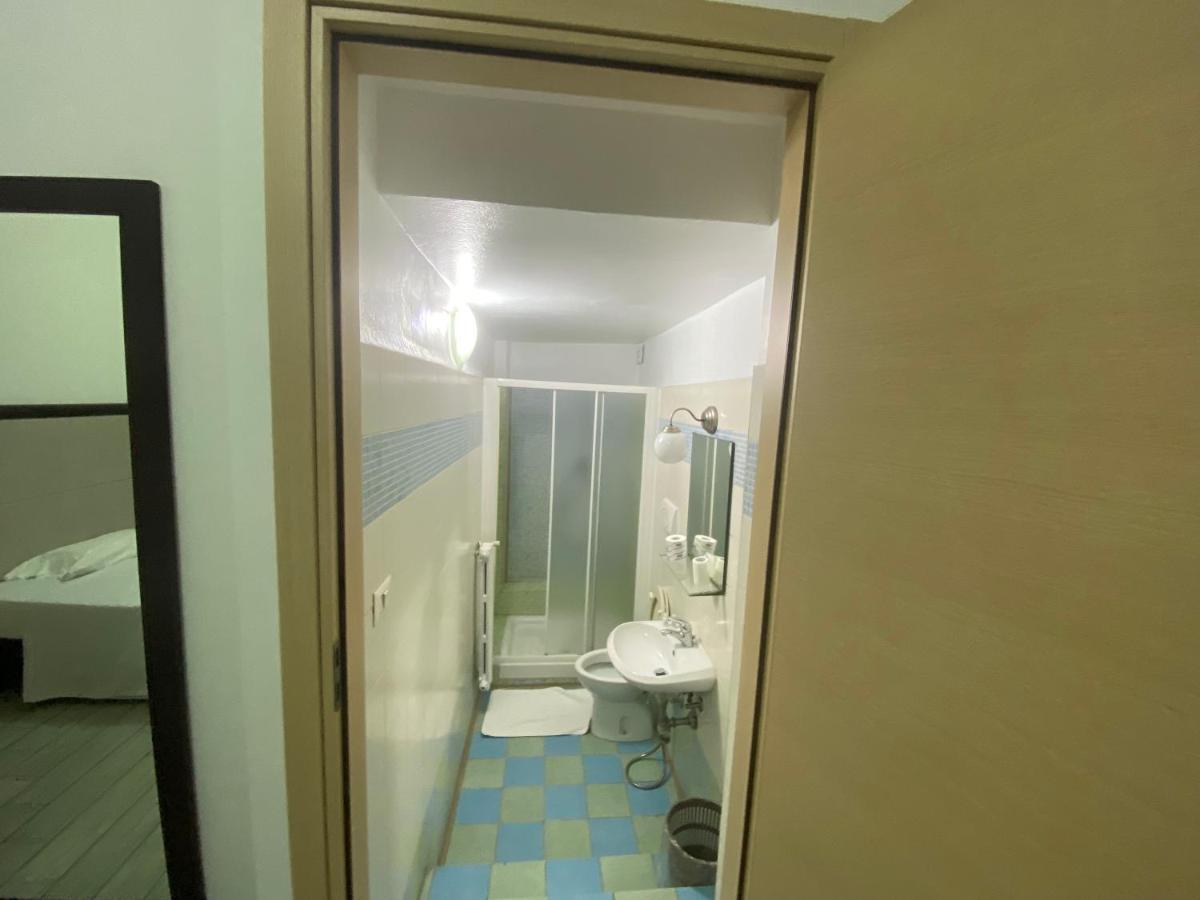 Economy Triple Room