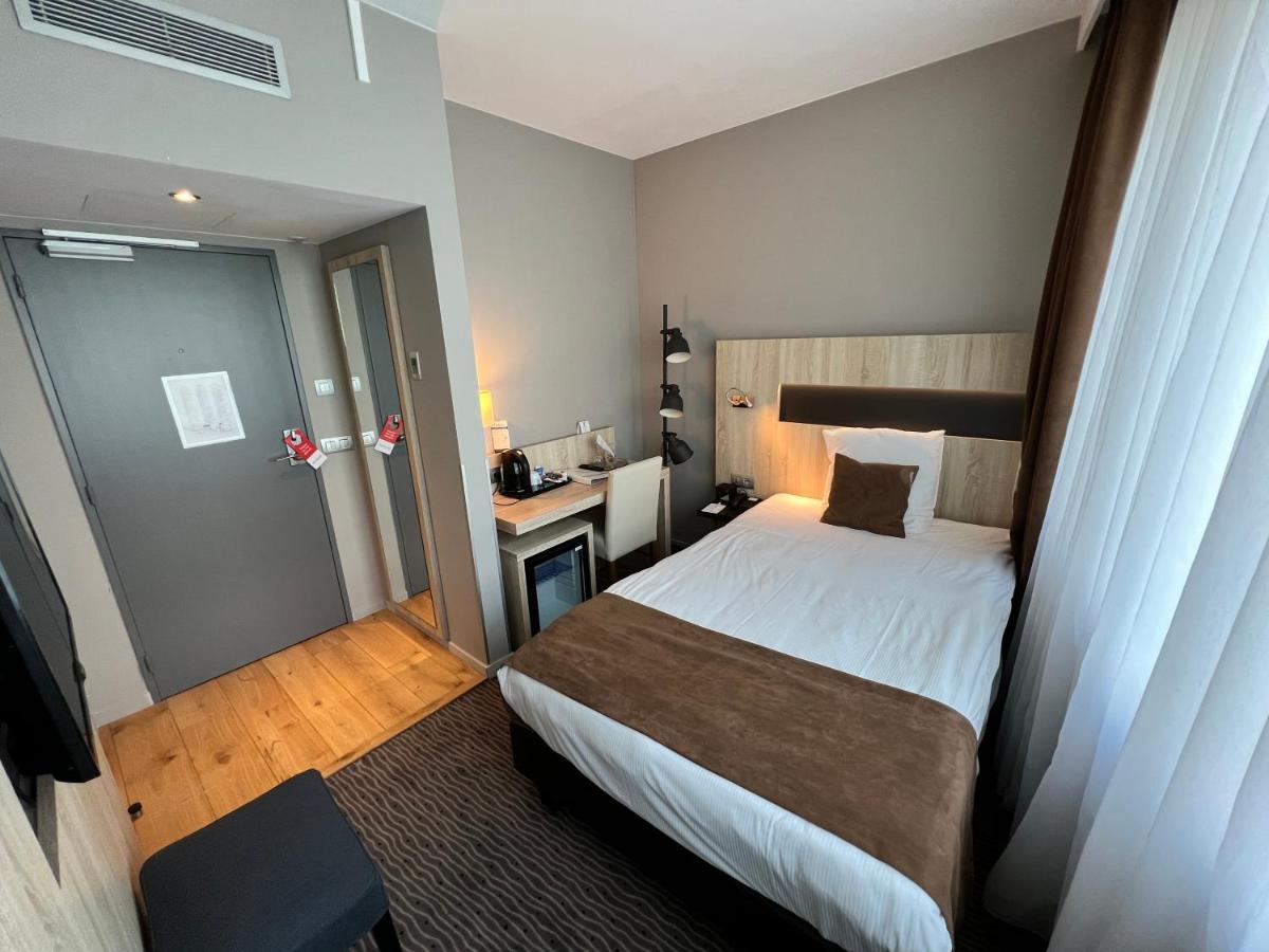 Single Room with Single Bed
