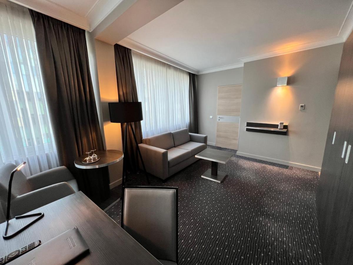 Executive Queen Room