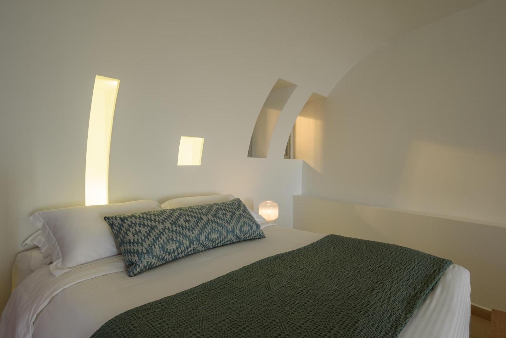 Panorama Suite Caldera View