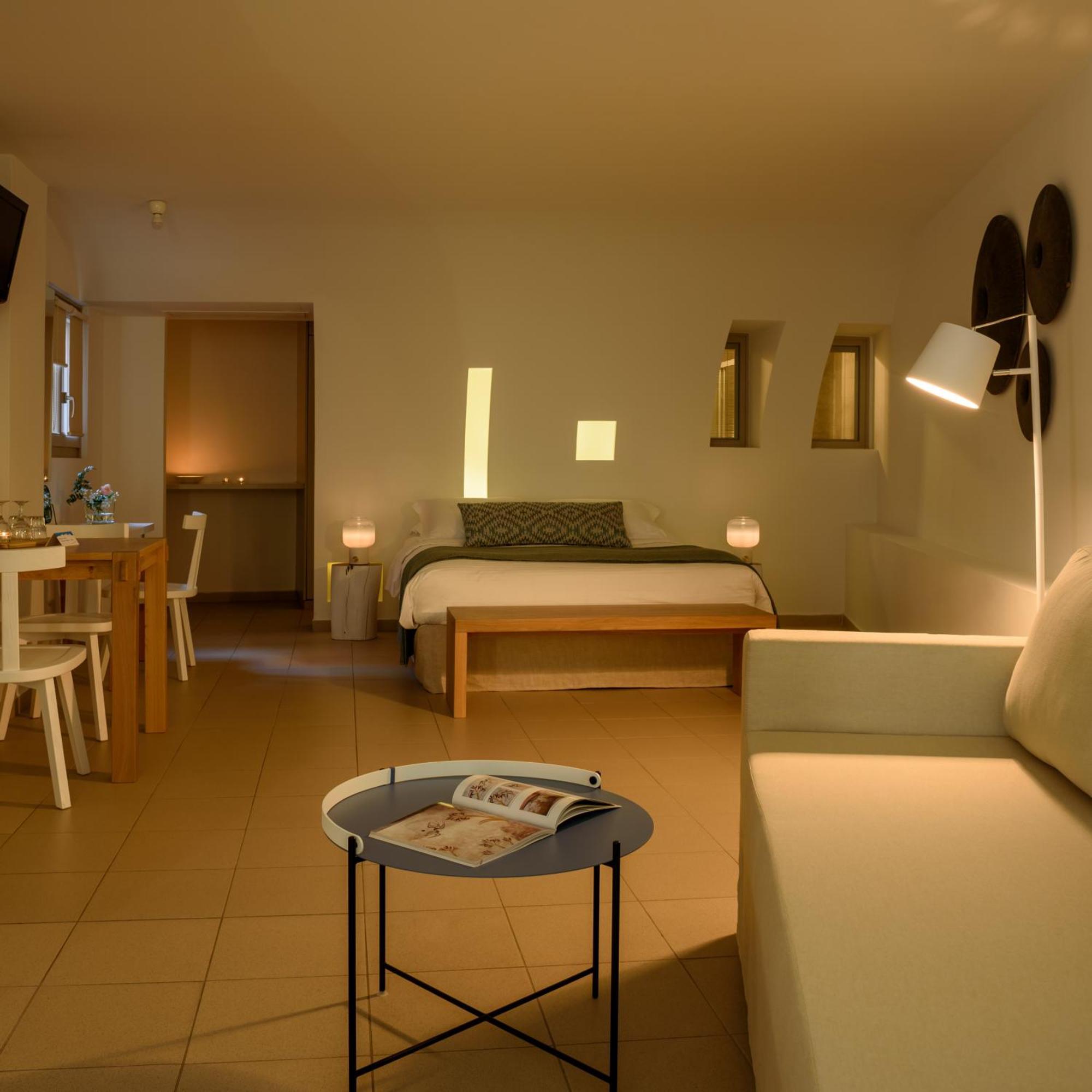 Panorama Suite Caldera View