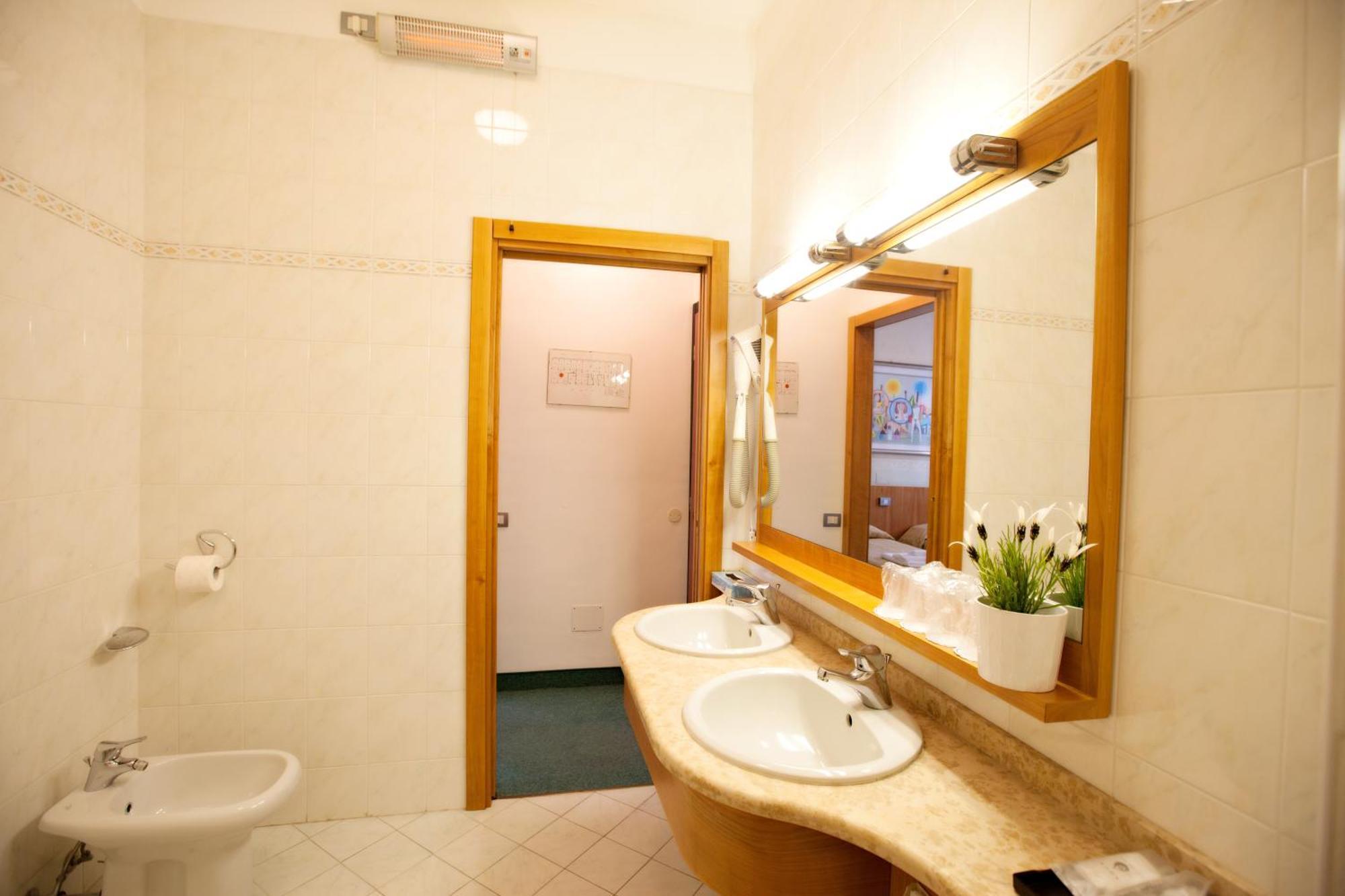Quadruple Room with Shower