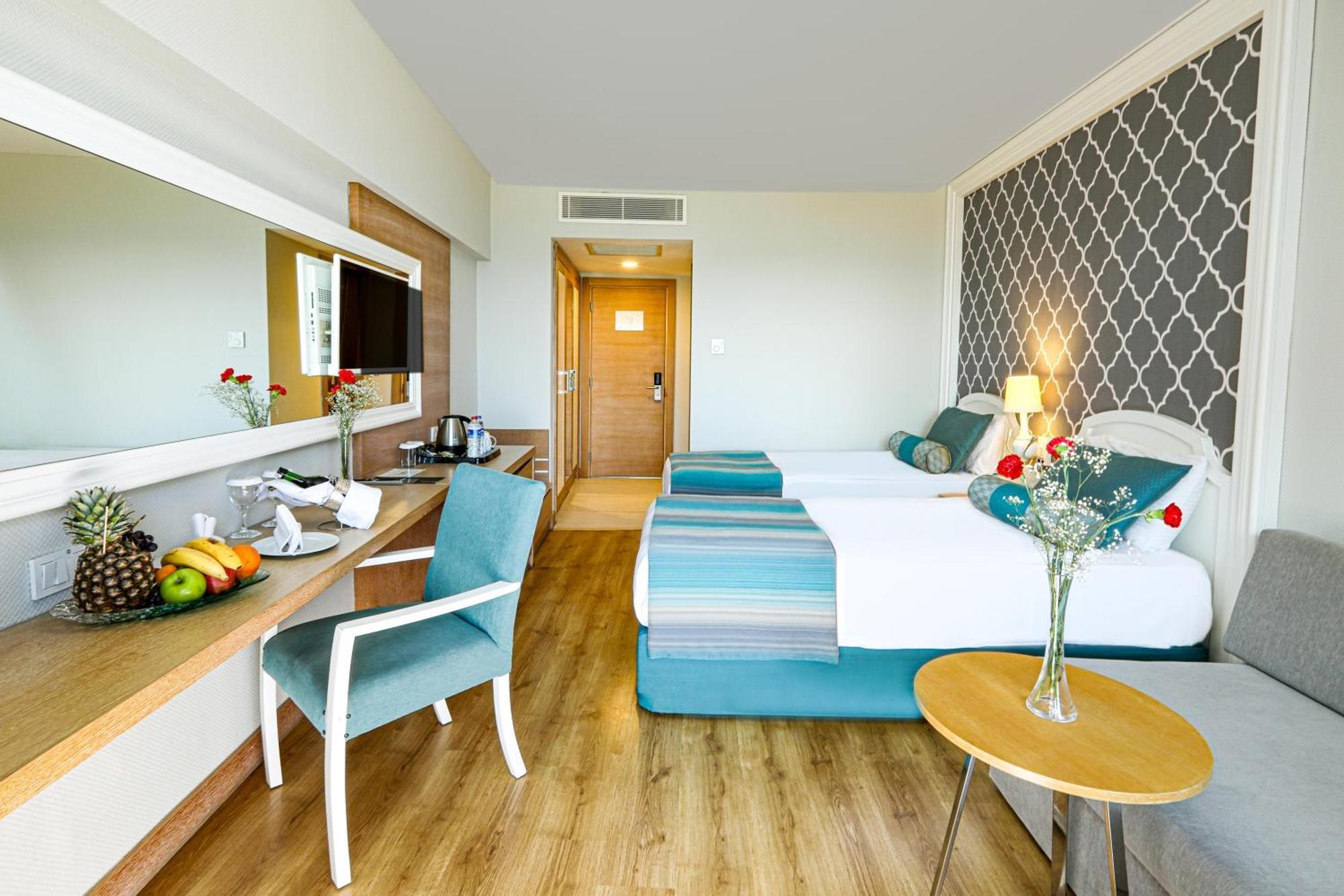 Standard Double or Twin Room with Side Sea View