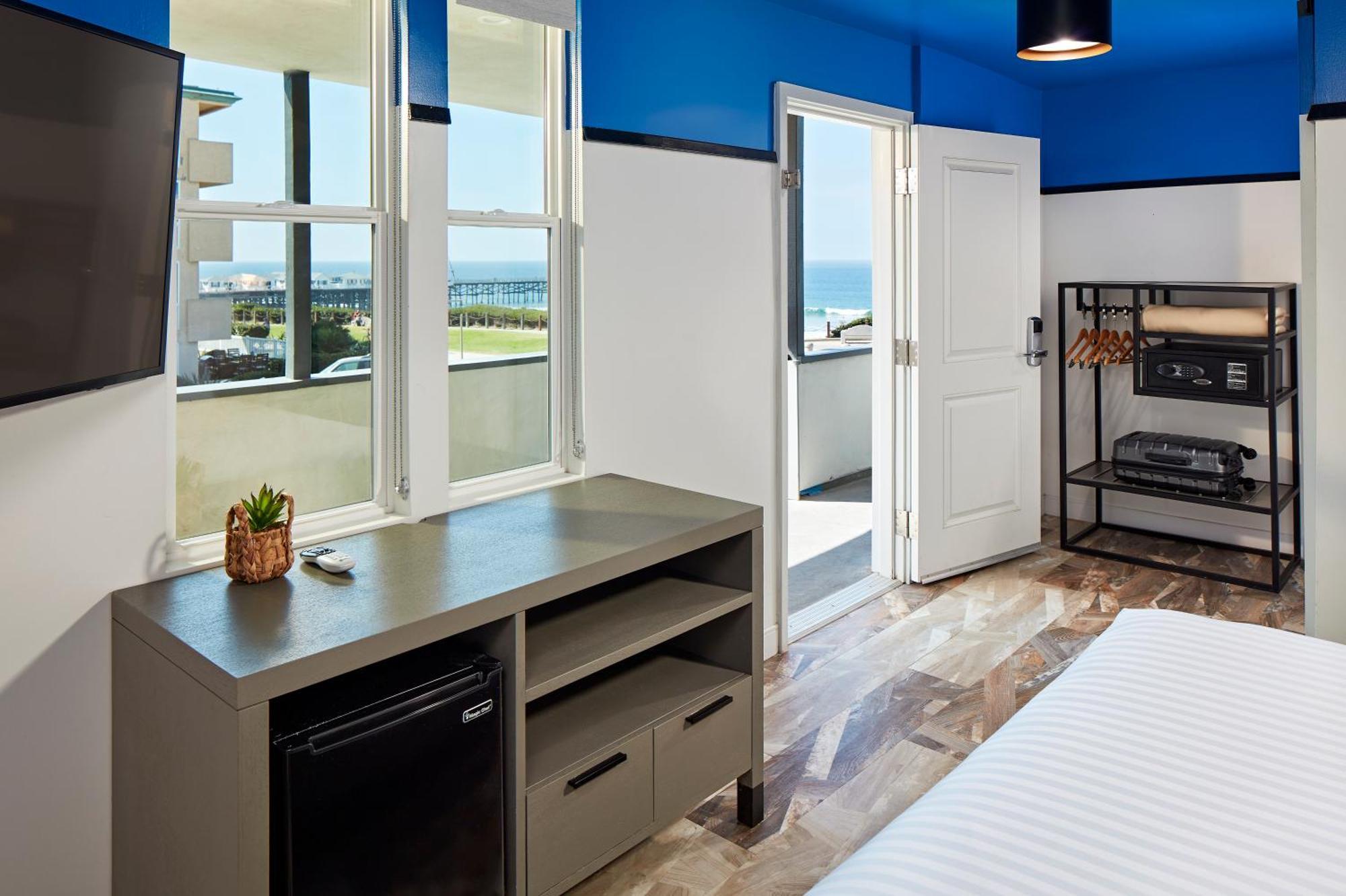 Partial Ocean View King