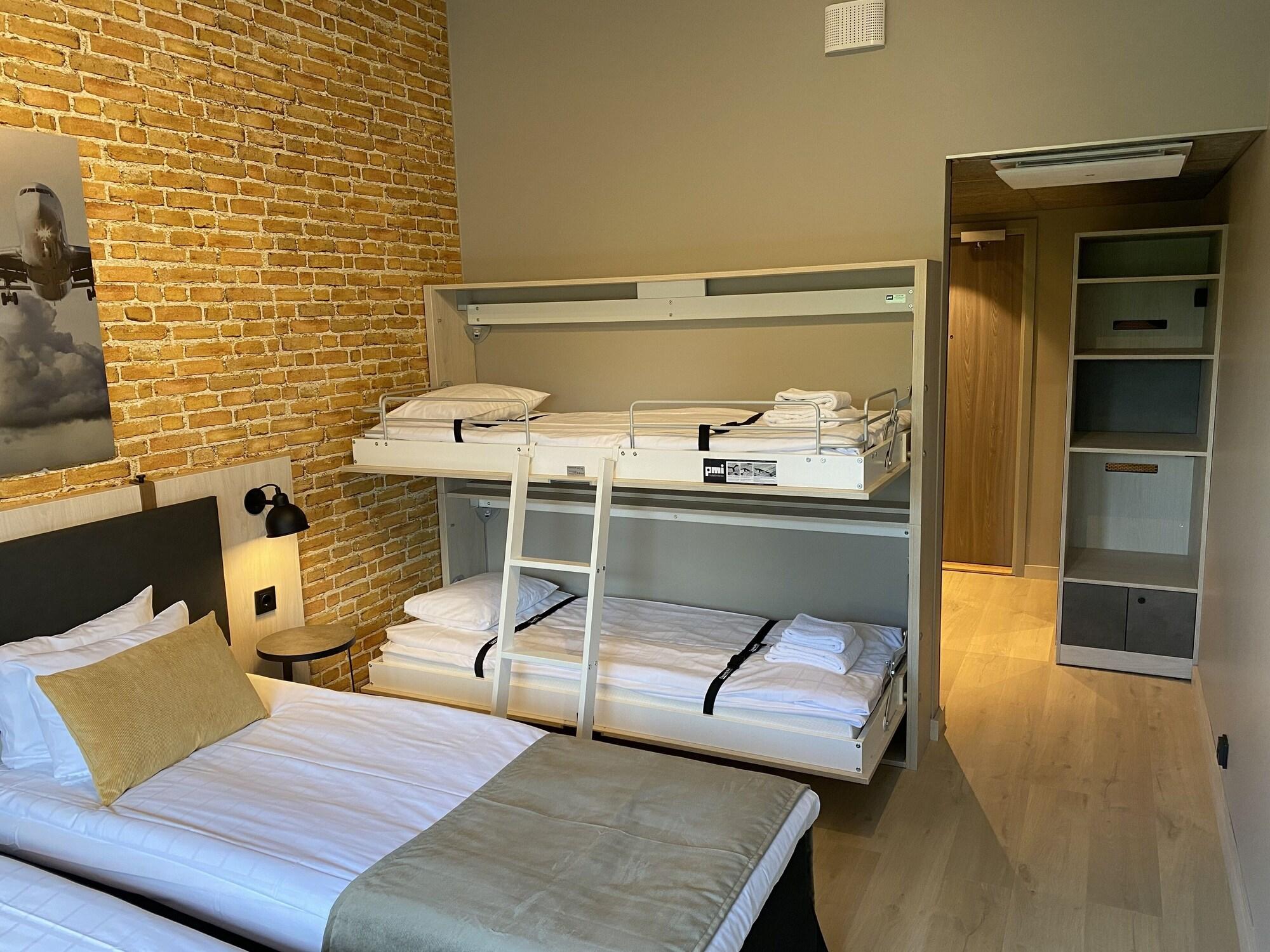 Economy Family Room