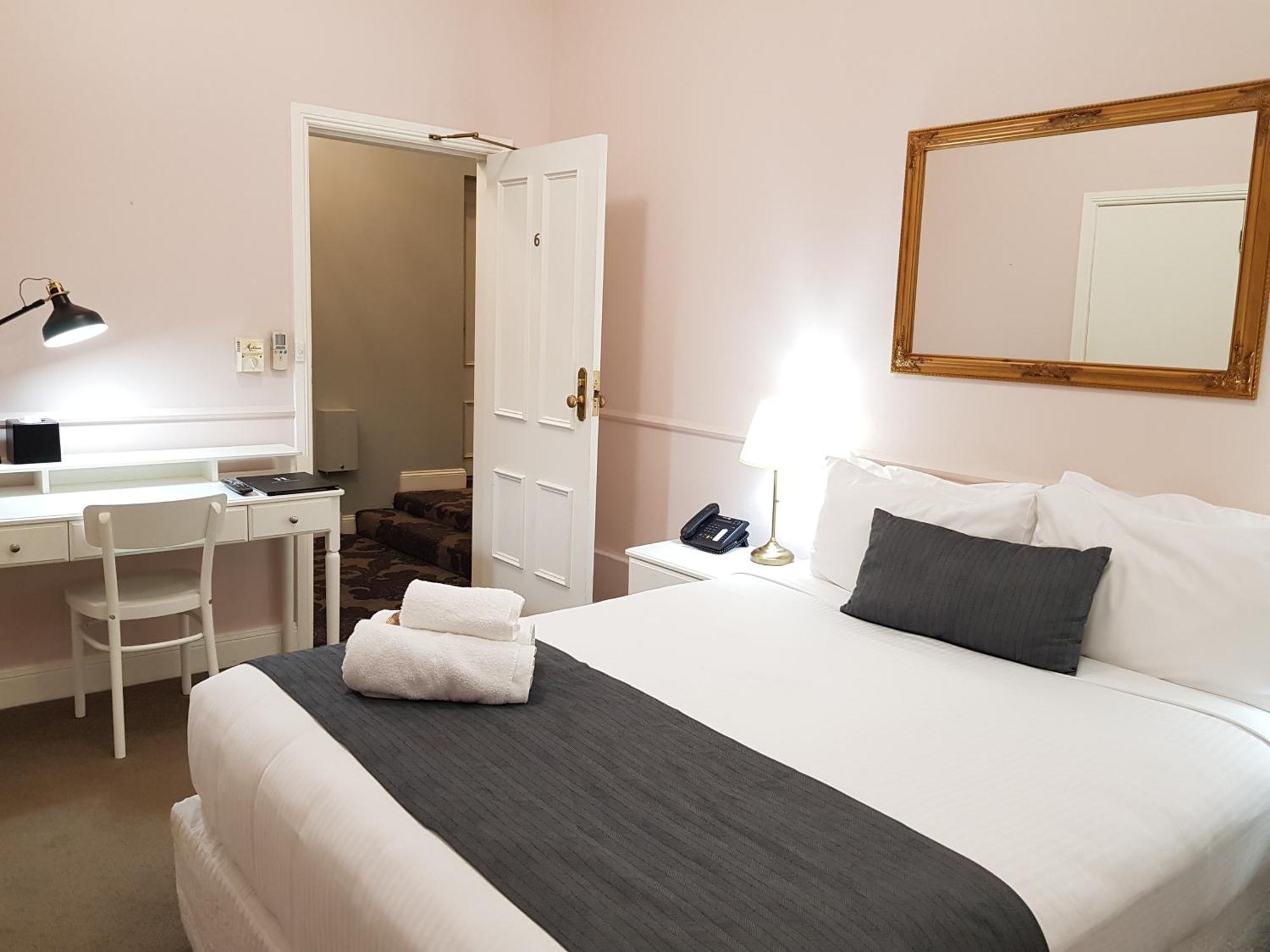 Standard Queen Room,1212462643:JPEG