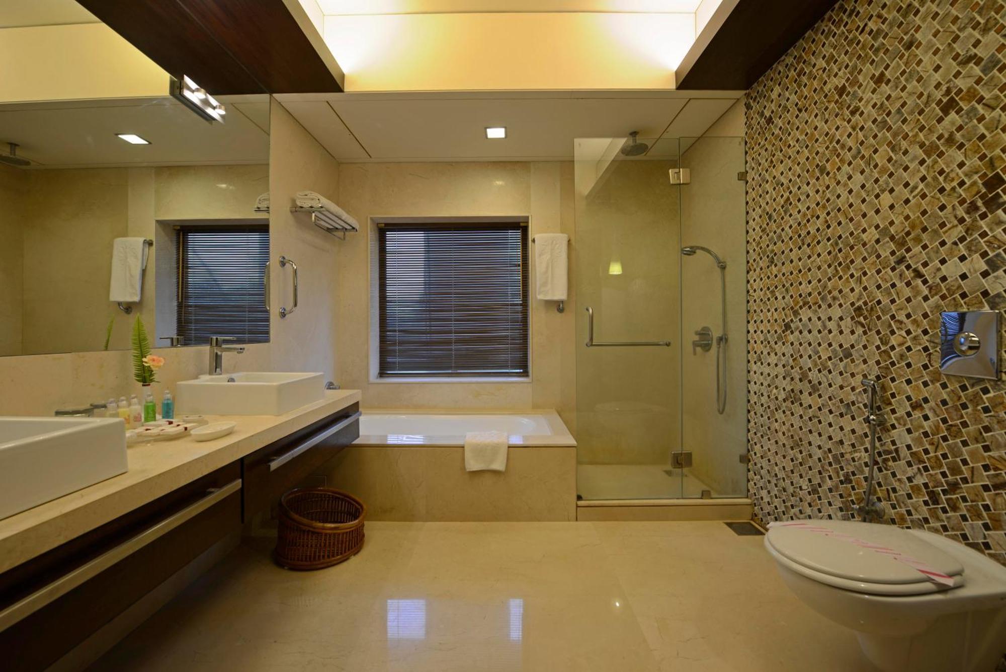 Executive Double or Twin Room on food beverages