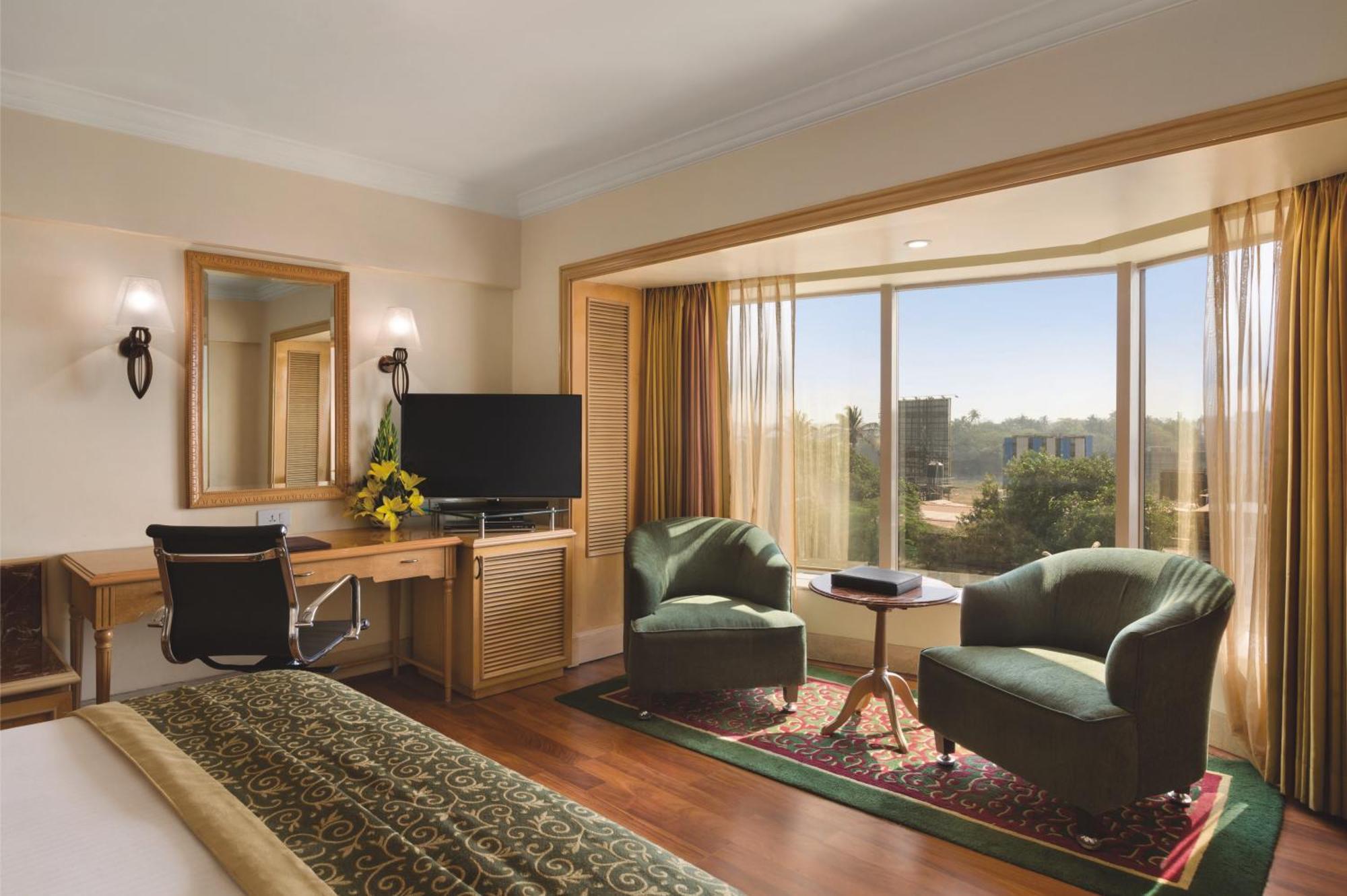 Deluxe Suite Sea View on Food & Soft Beverages