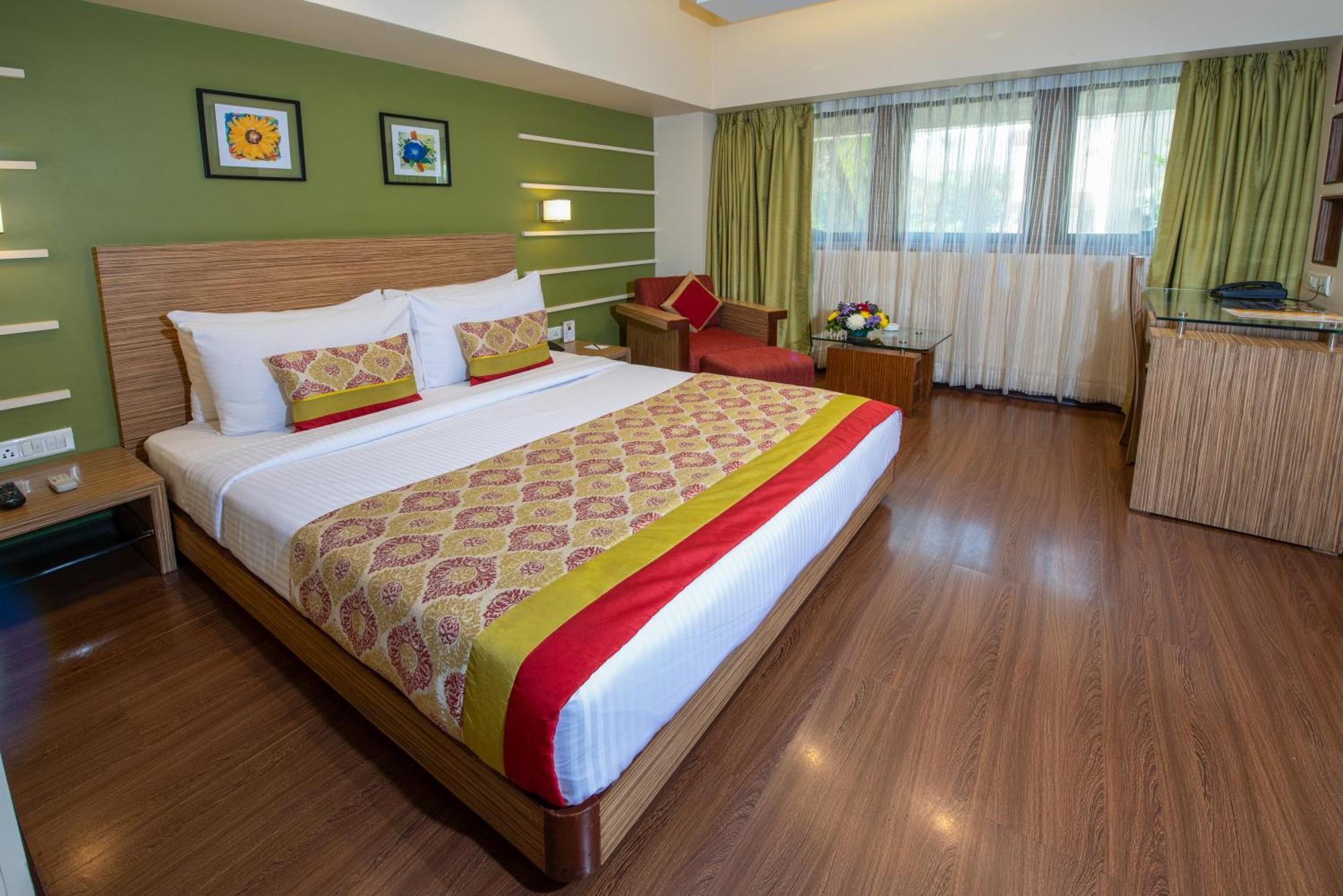 Room 5 hours between 12 pm to 5 pm Same Check Check Out on Food & Beverages at Zante