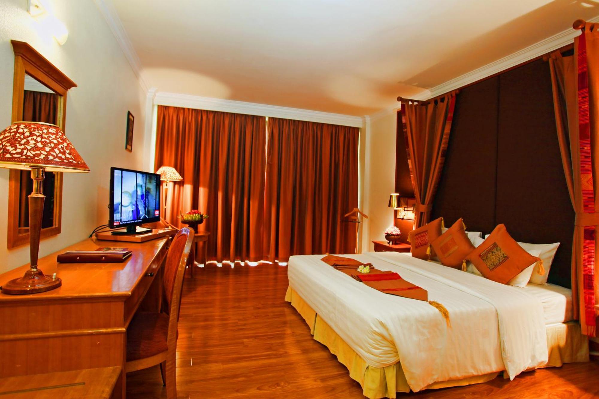Deluxe Double Room Balcony Pool View