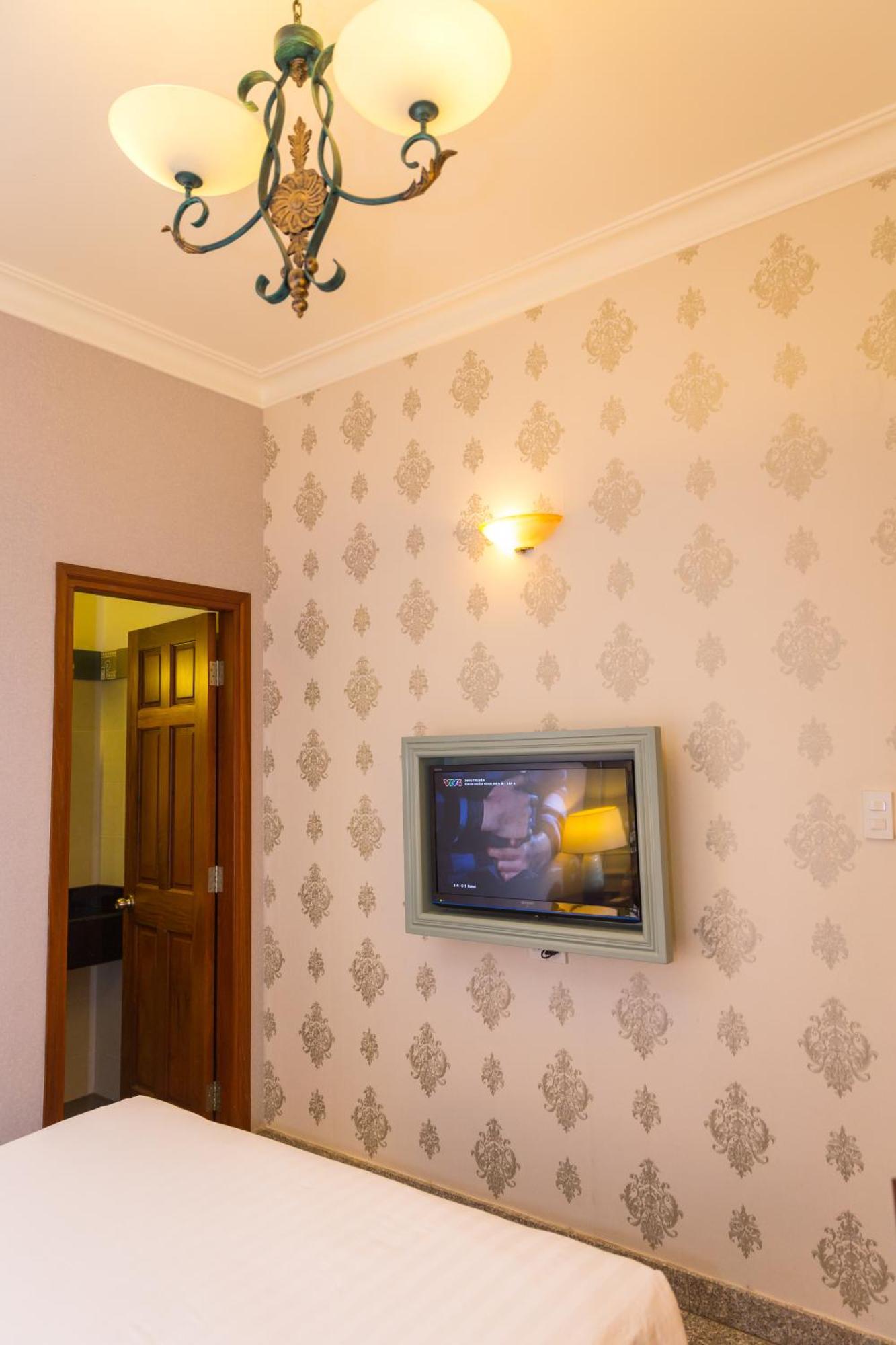 Queen Room