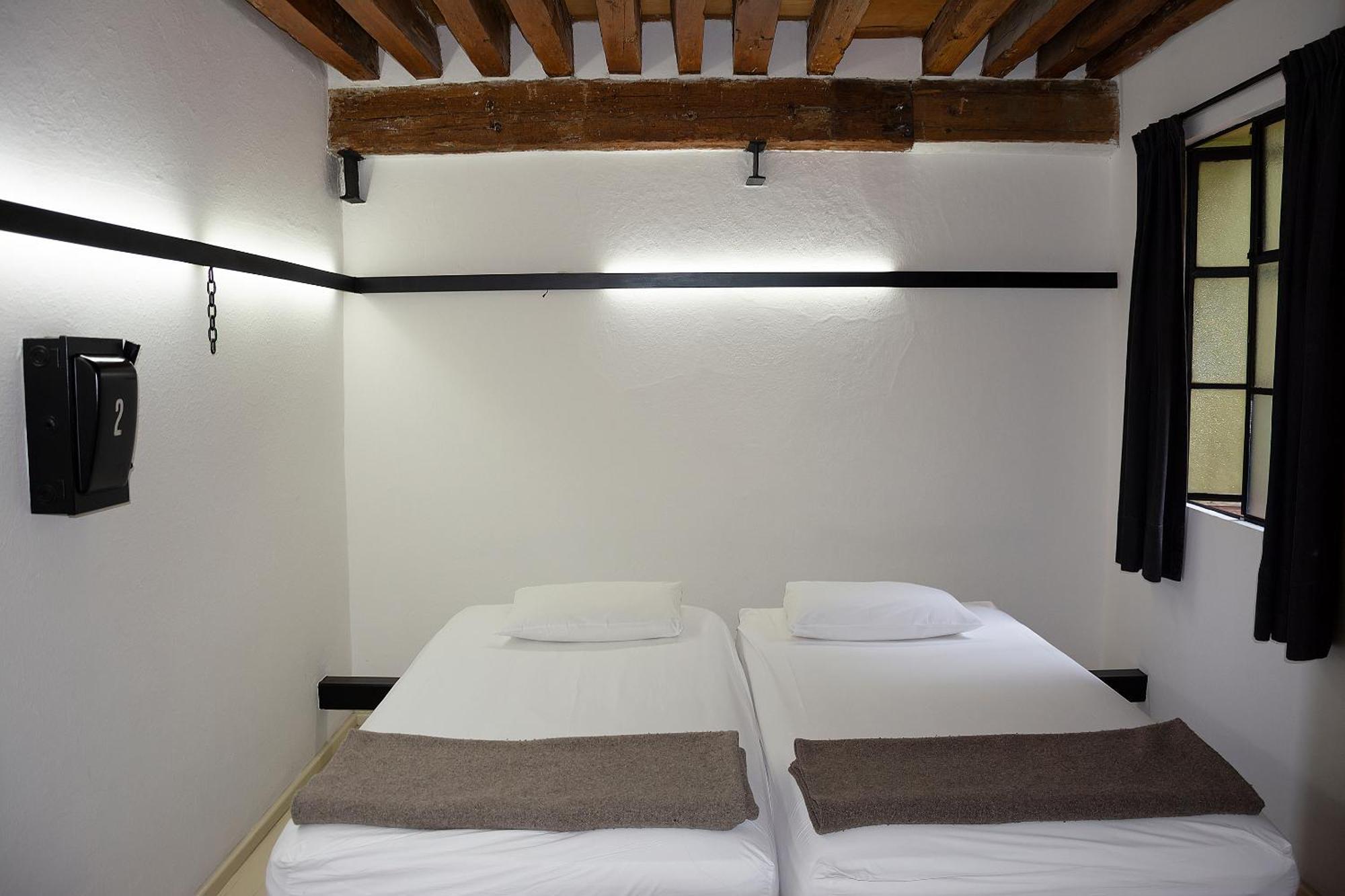 Bed 4-Bed Mixed Dormitory Room Private Bathroom