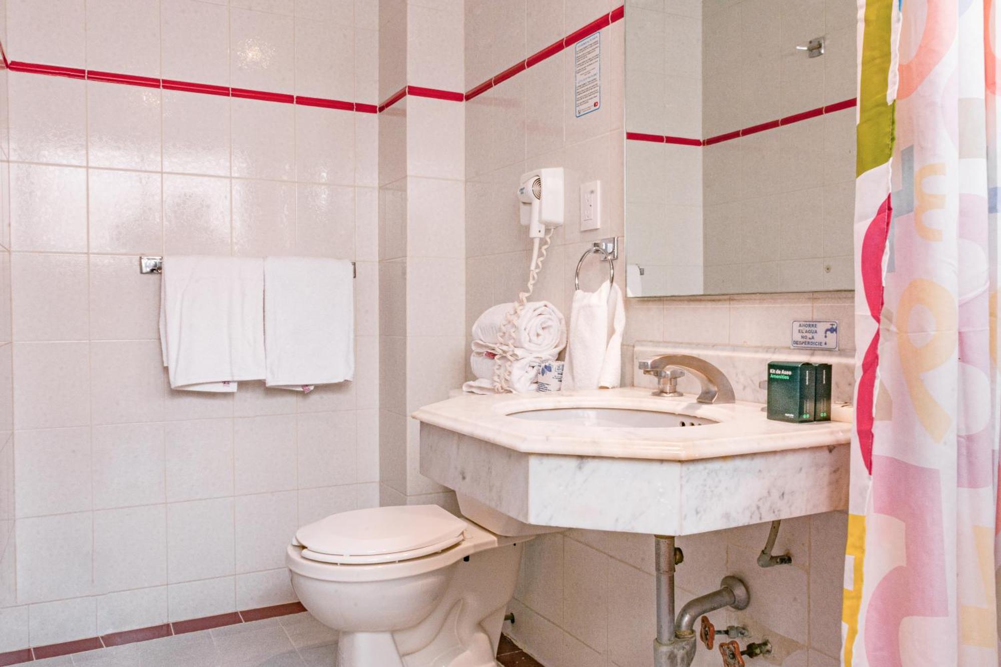 Standard Queen Room