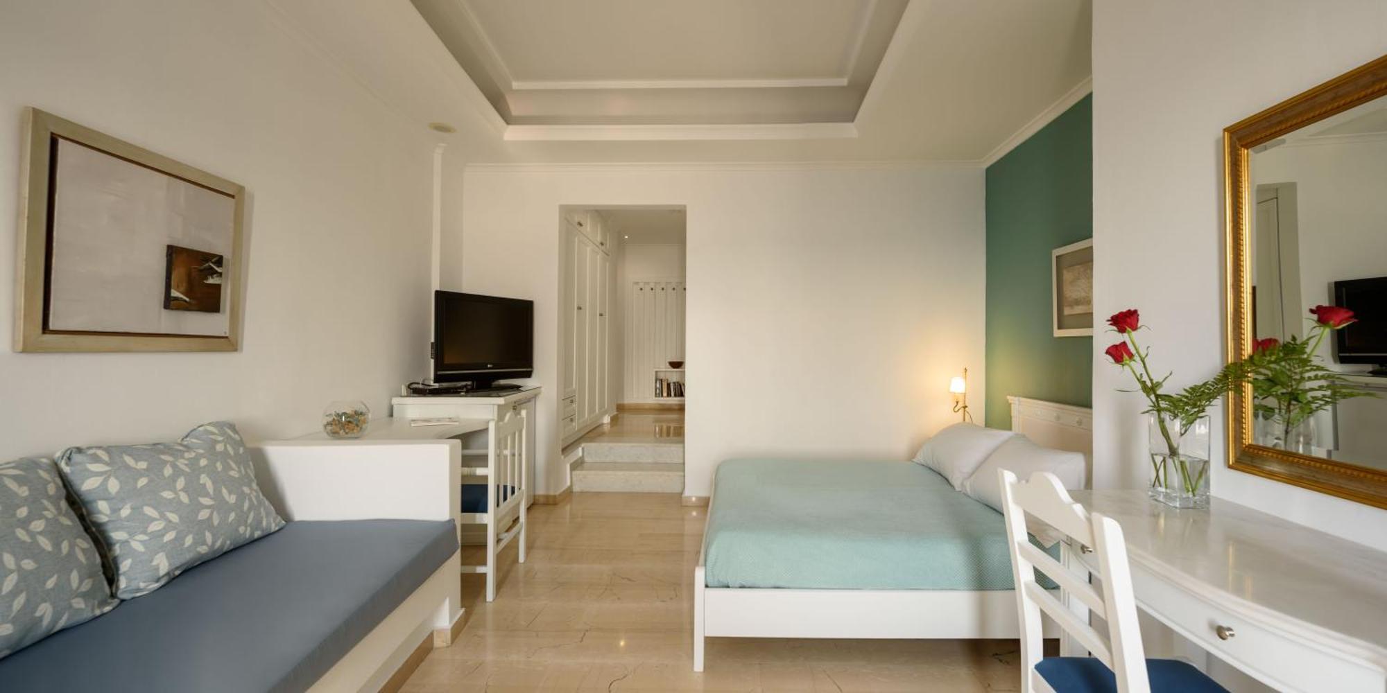 Triple Room Caldera View