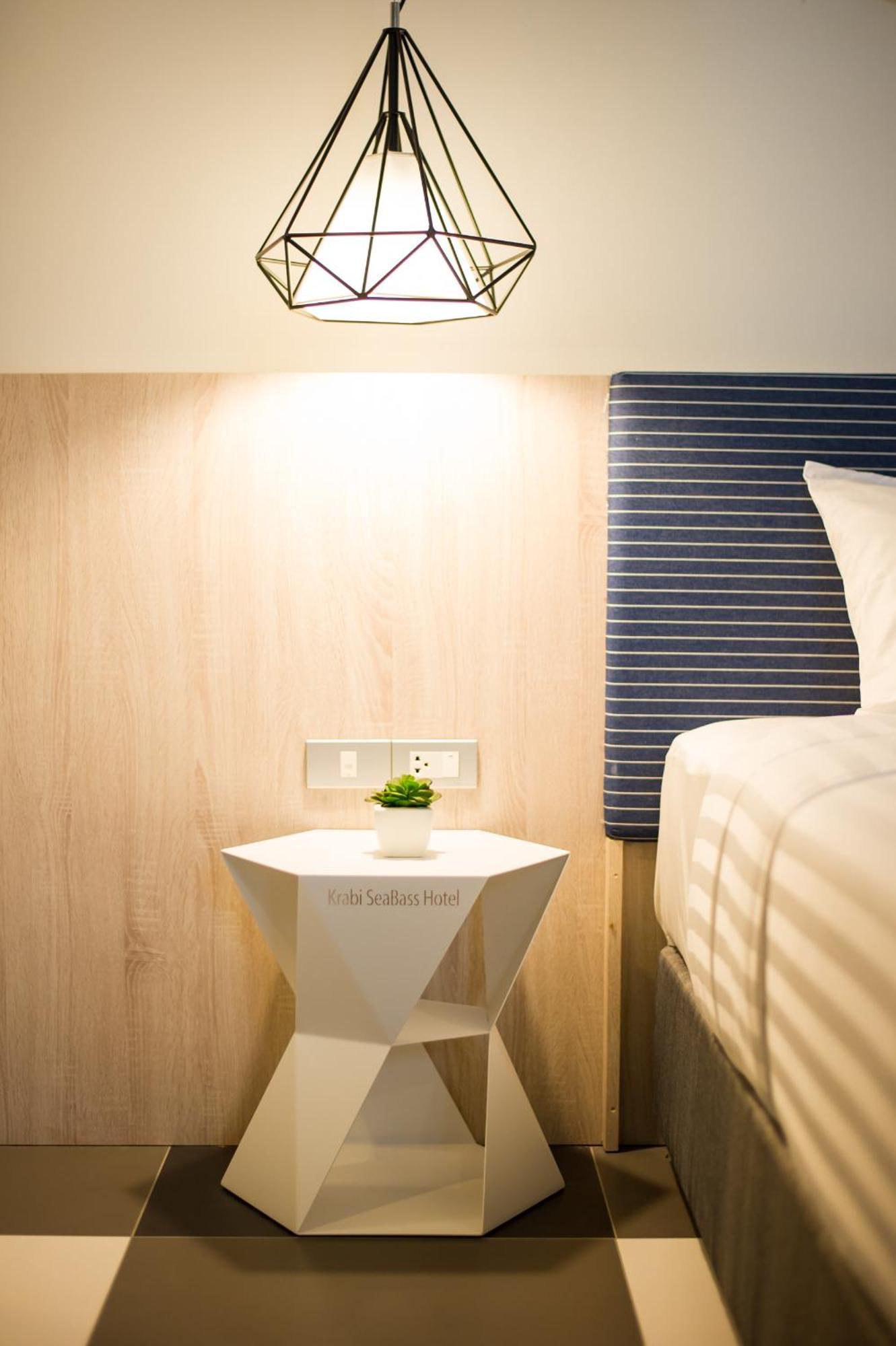 Corner Suite with Pool View,1244359501:JPEG