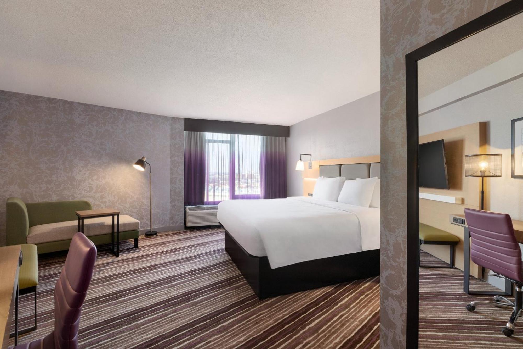 Standard King Room with Mobility Accessible Roll-In Shower