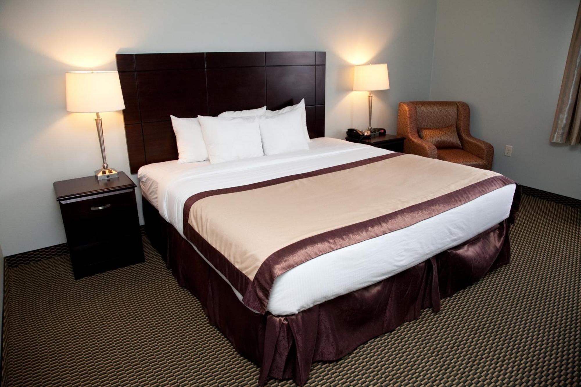 King Room with Roll-in Shower - Mobility Access/Non-Smoking,113283162:JPEG