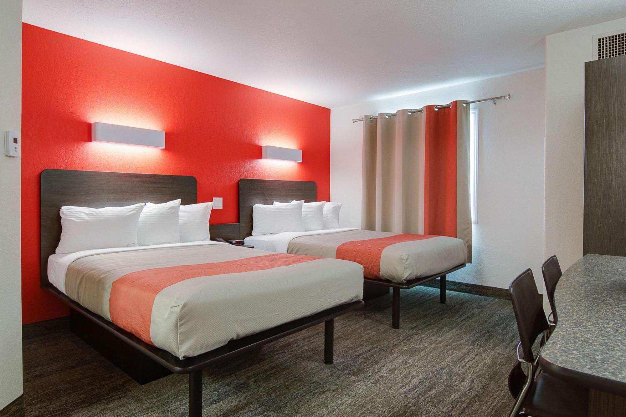 Deluxe Quadruple Room - Non-Smoking