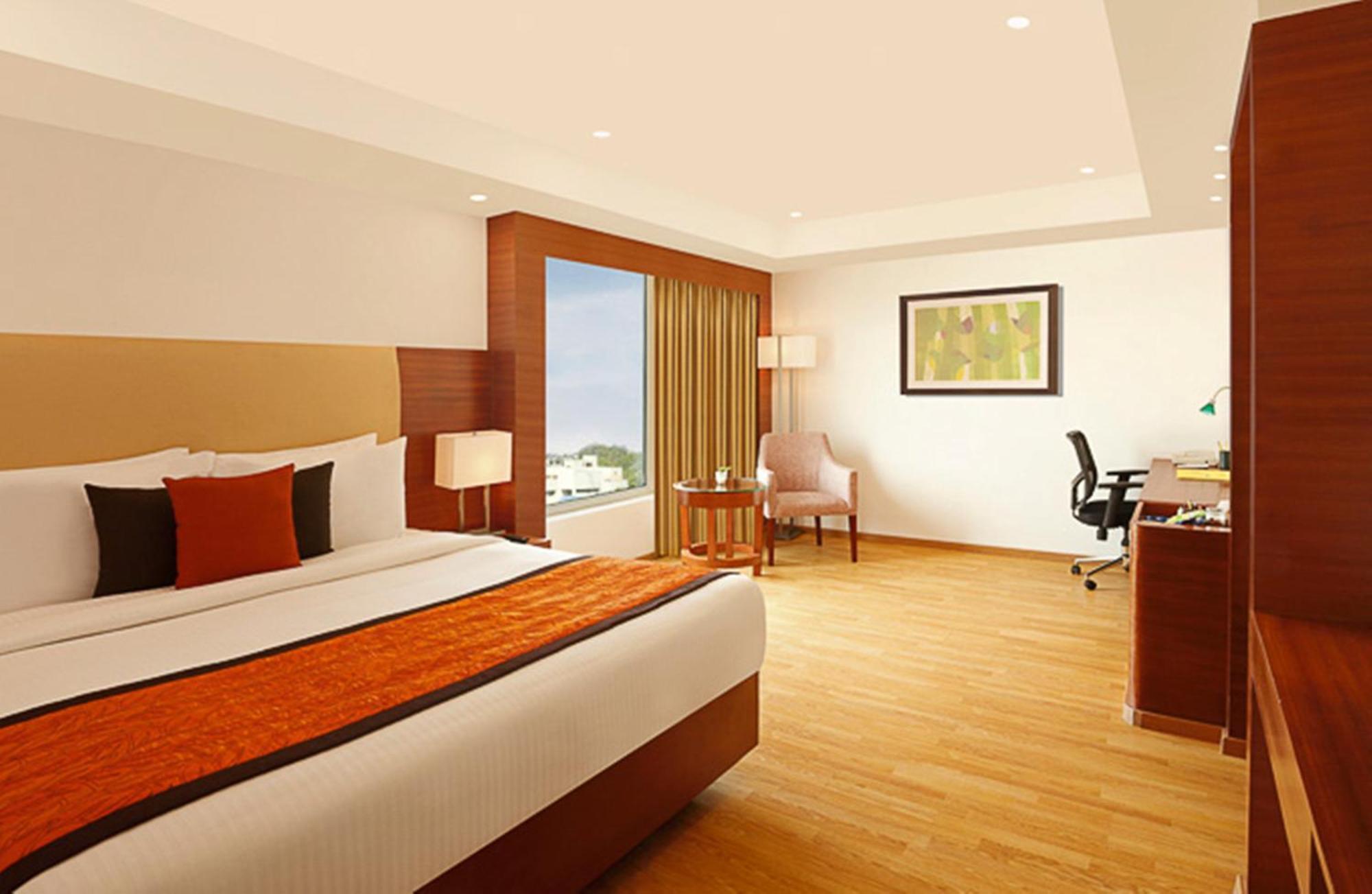 Executive Suite Enjoy Happy Hours 11 on Soft Beverages on Laundry service upto 10 clothing items