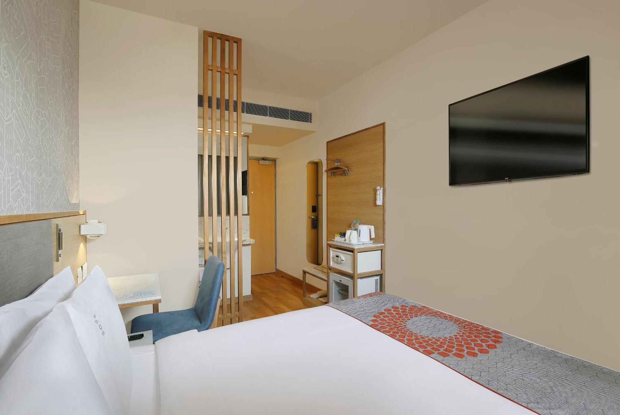 Standard Queen Room - 10% discount on Laundry services & Enjoy Non Alcoholic Welcome Drink