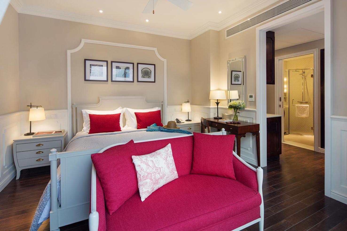 Signature Room