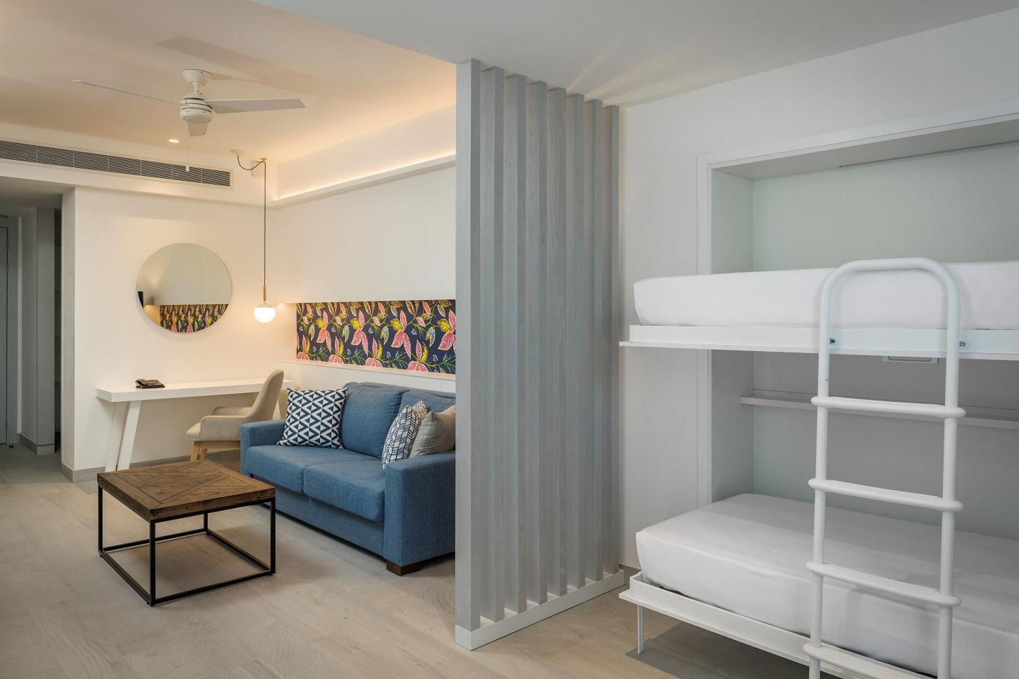 Privileged Grand Family Suite & Swim Up