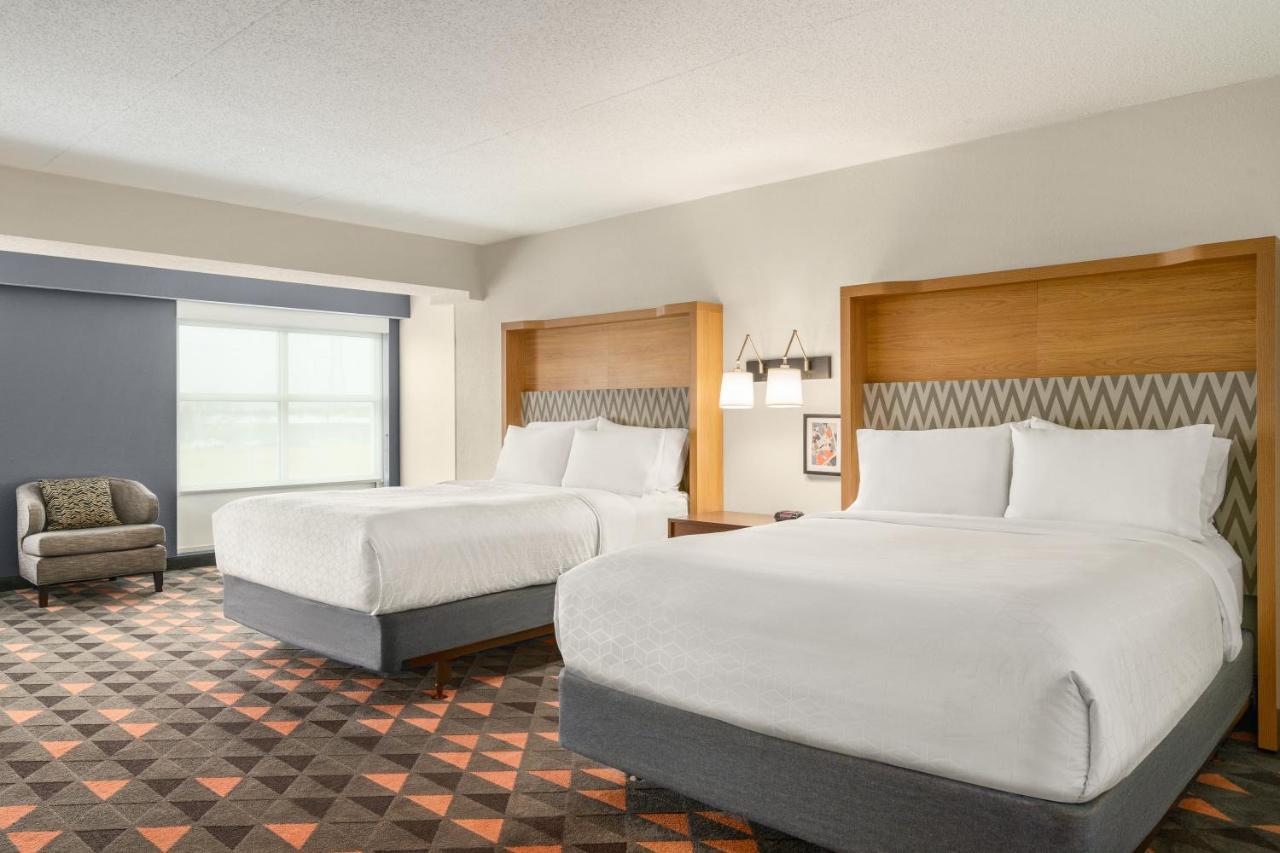 Standard Queen Room Two Queen Beds Communications Accessible