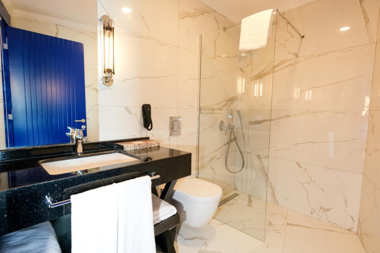 Deluxe Suite with Sea View