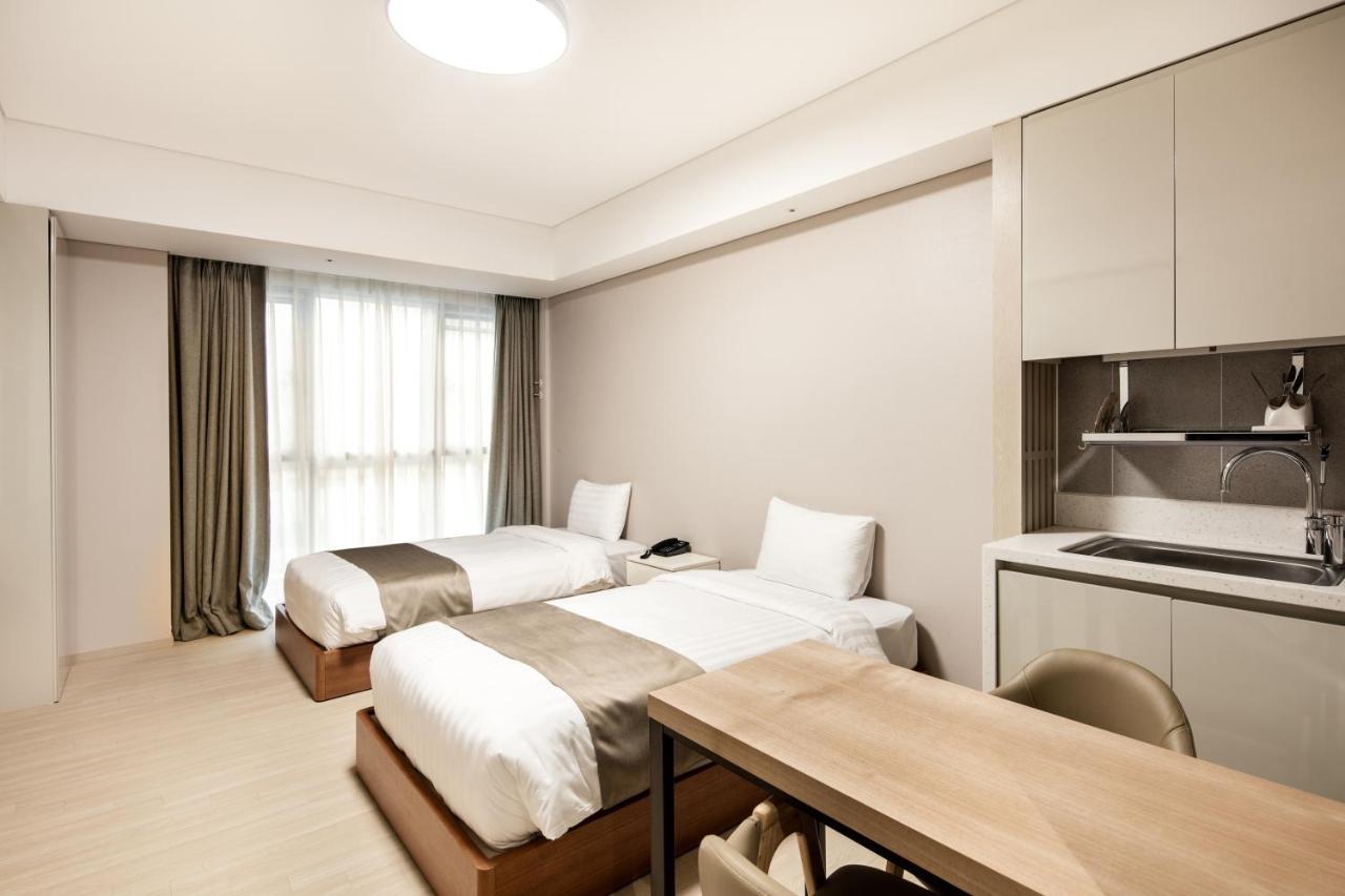 Residence Twin Room 2 Coffee