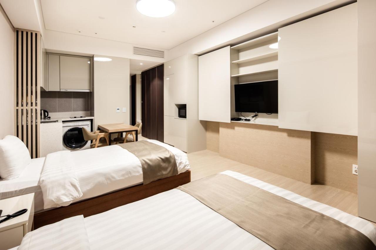 Residence Twin Room 2 Coffee