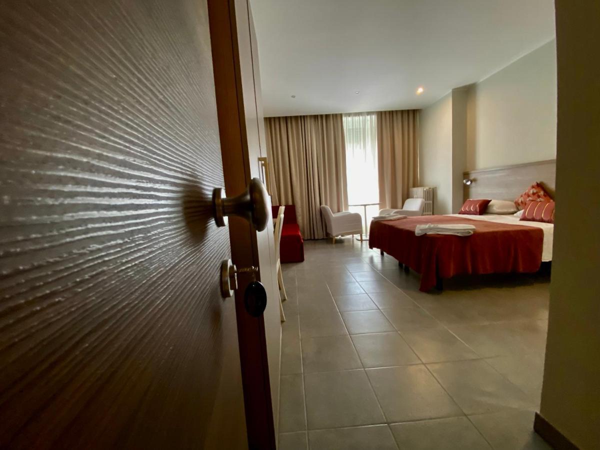 Economy Triple Room