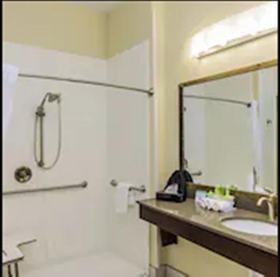 King Room Mobility Access or Hearing Accessible,1245086386:JPEG