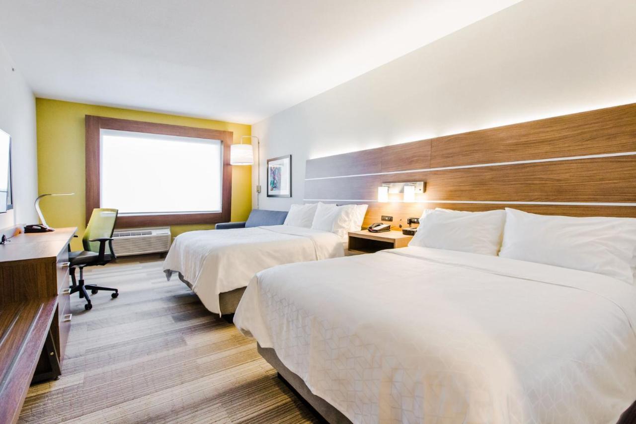 Suite with Two Beds - Non-Smoking