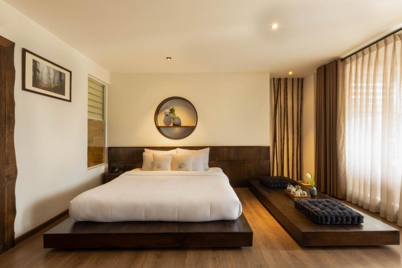 Cochin Signature Suite Floating minibar