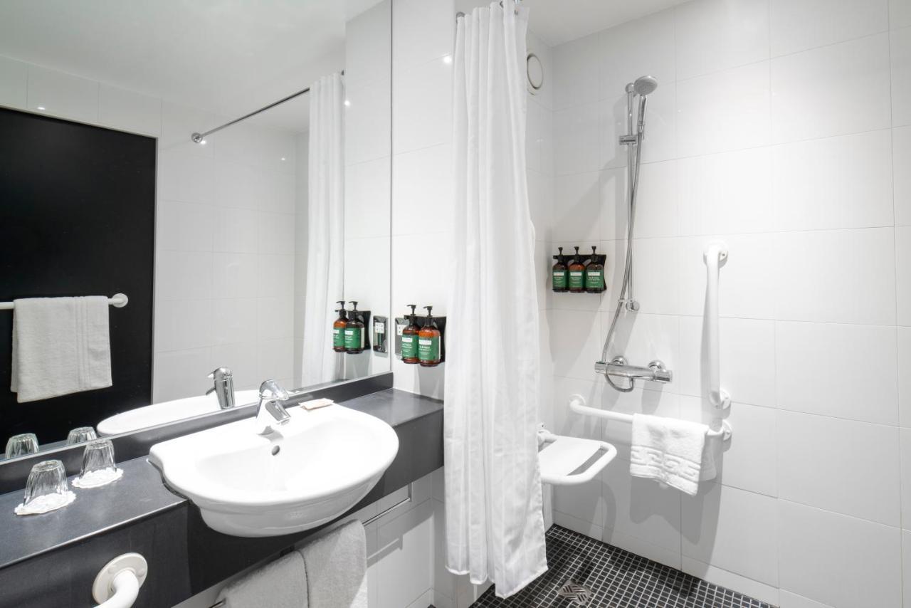 Standard King Room Disability Access