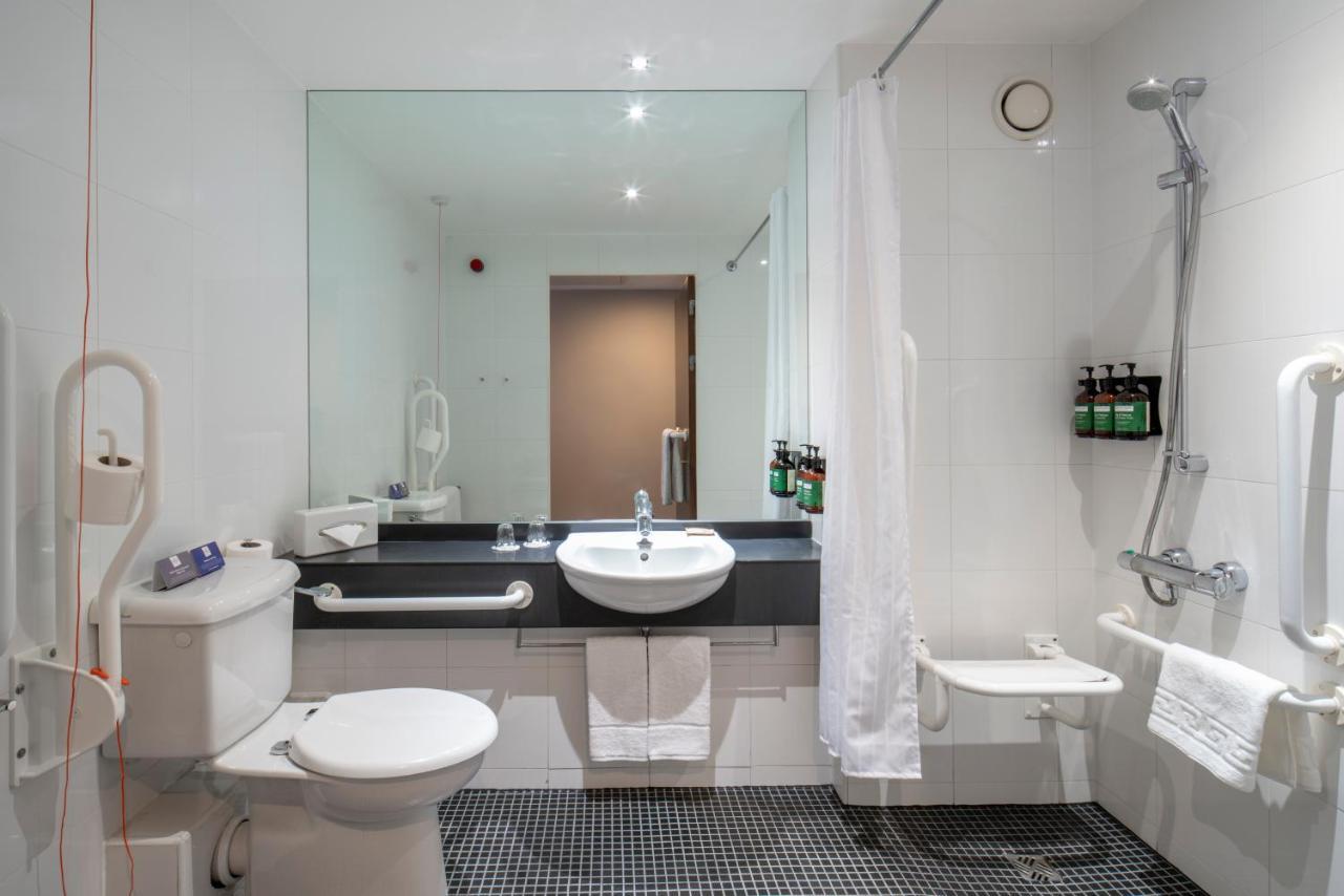 Standard King Room Disability Access
