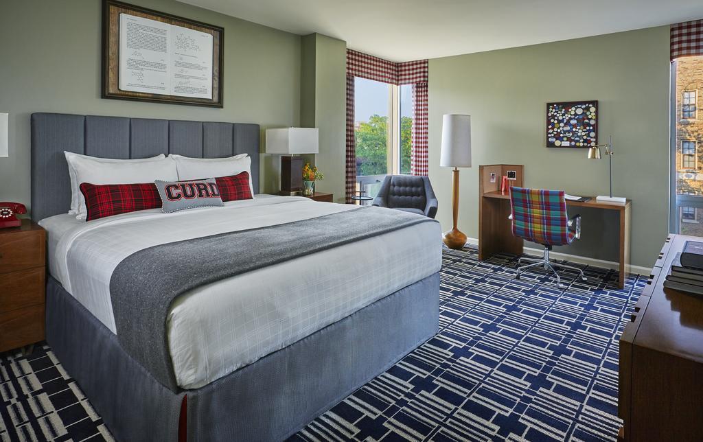 Graduate King Room
