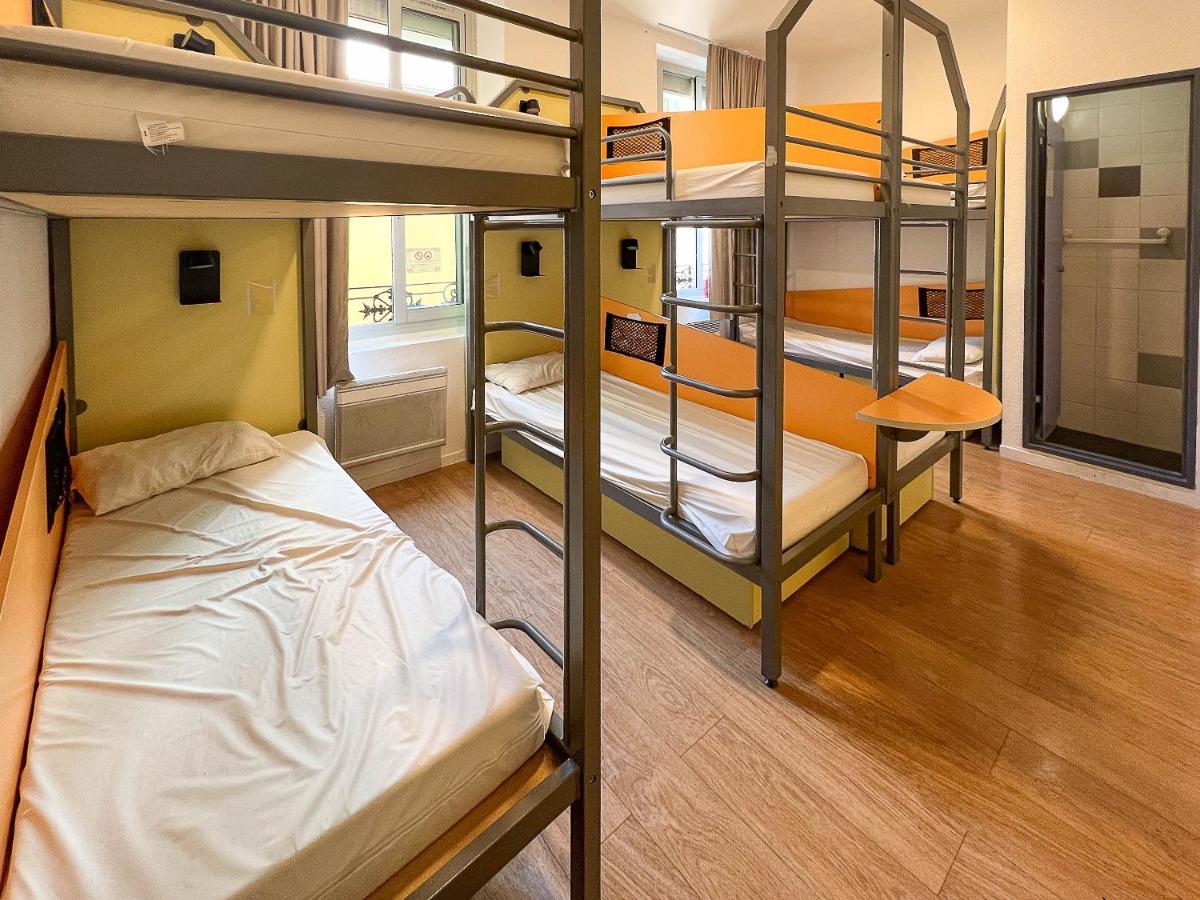 Bed 8-Bed Male Dormitory Ensuite Shower – Shared Toilets