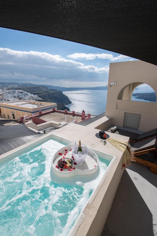 CLIFF SUITE CALDERA VIEW OUTDOOR JACUZZI